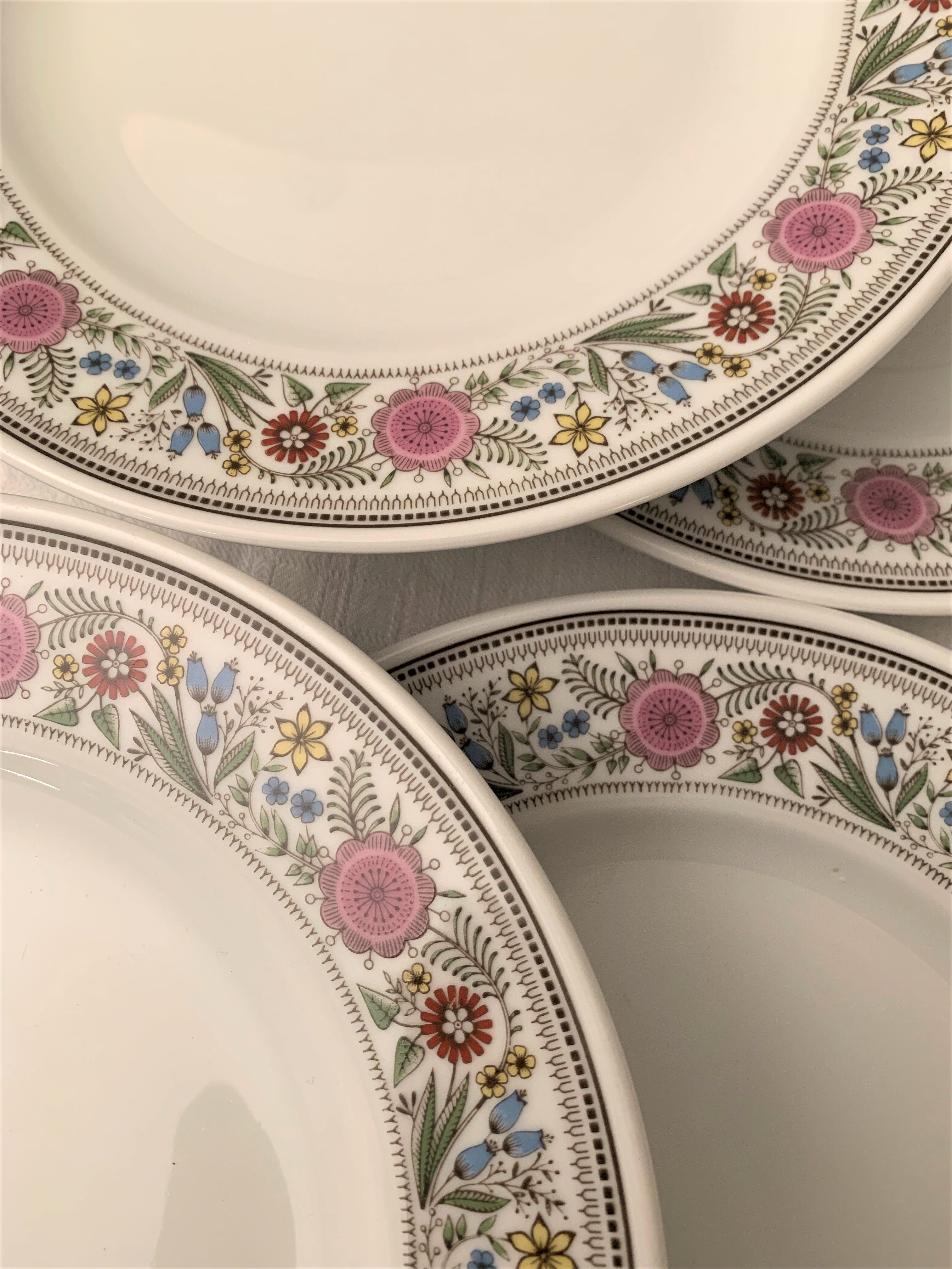 Assiettes plates porcelaine
