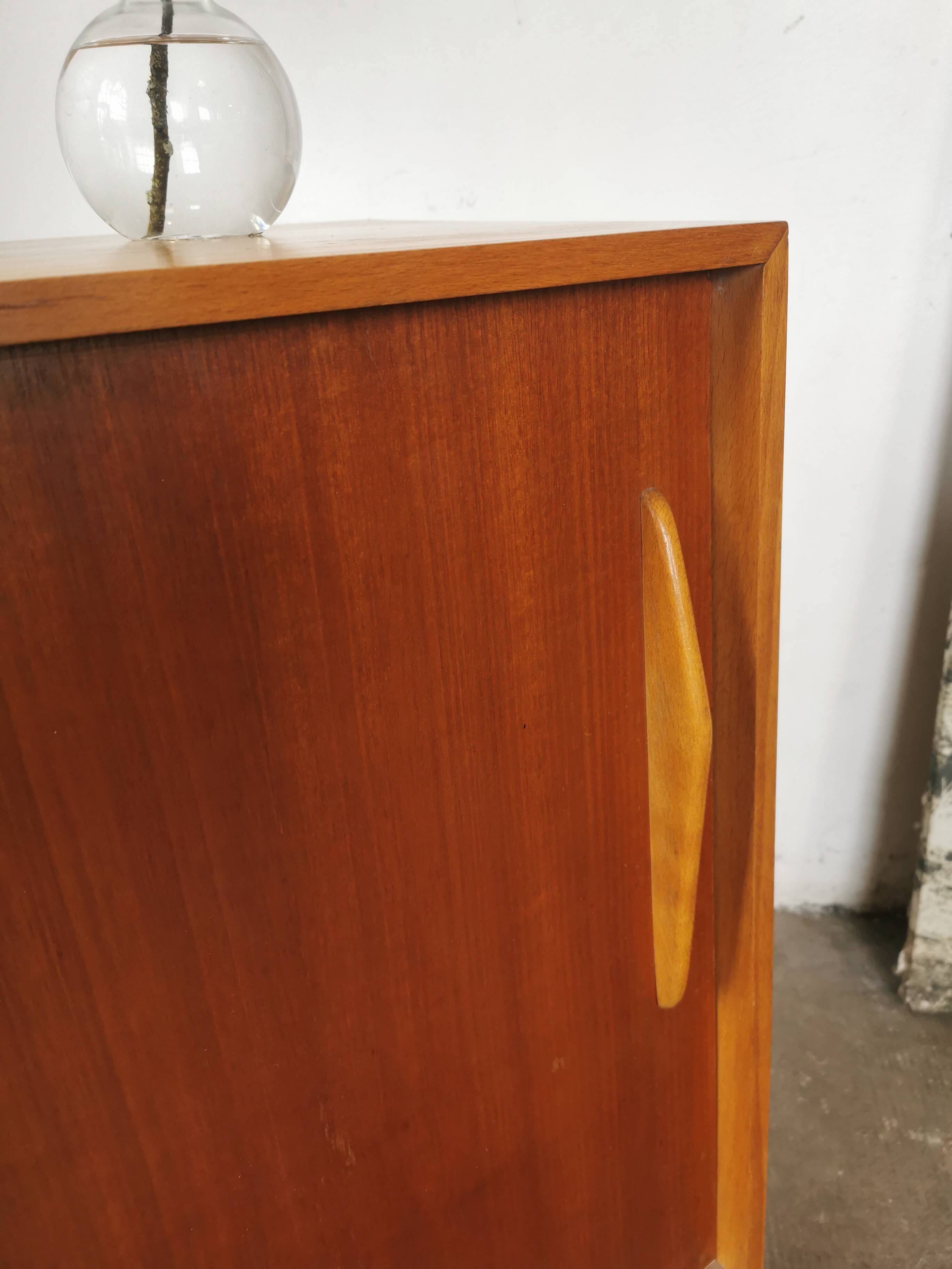 Mid-century design sliding door sideboard