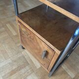 Table de chevet fonctionnaliste