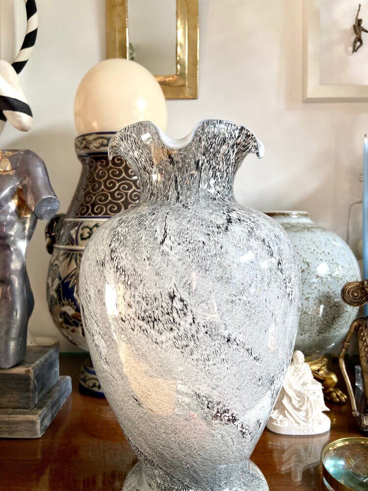 Black and white glass paste vase