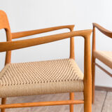 Paire de chaises de salle à manger modèle 56 par Niels O. Møller en chêne