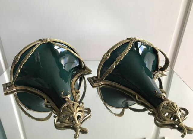 Set of 2 wall consoles, brackets in dark green porcelain and brass