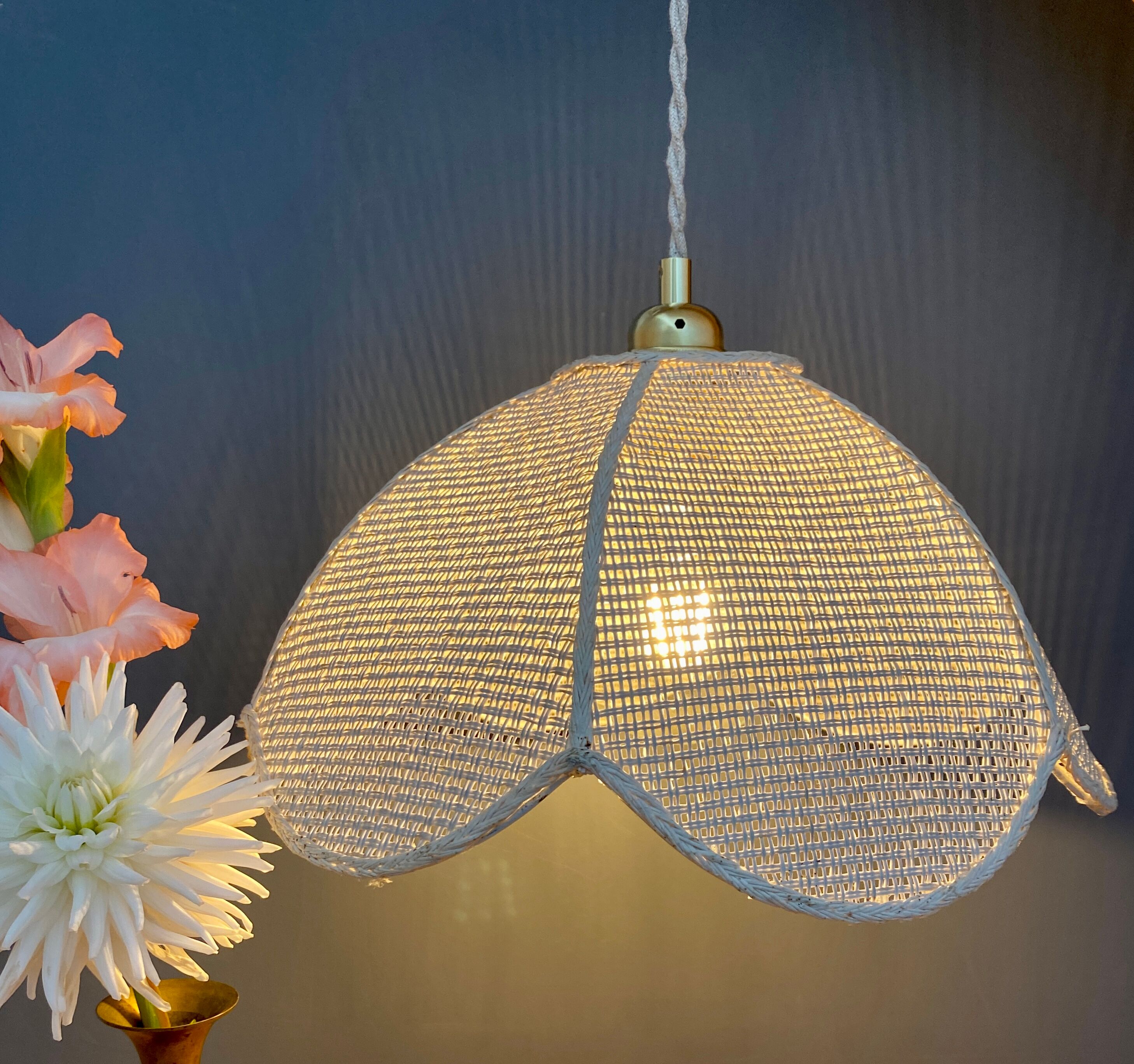 Suspension lamp vintage flower