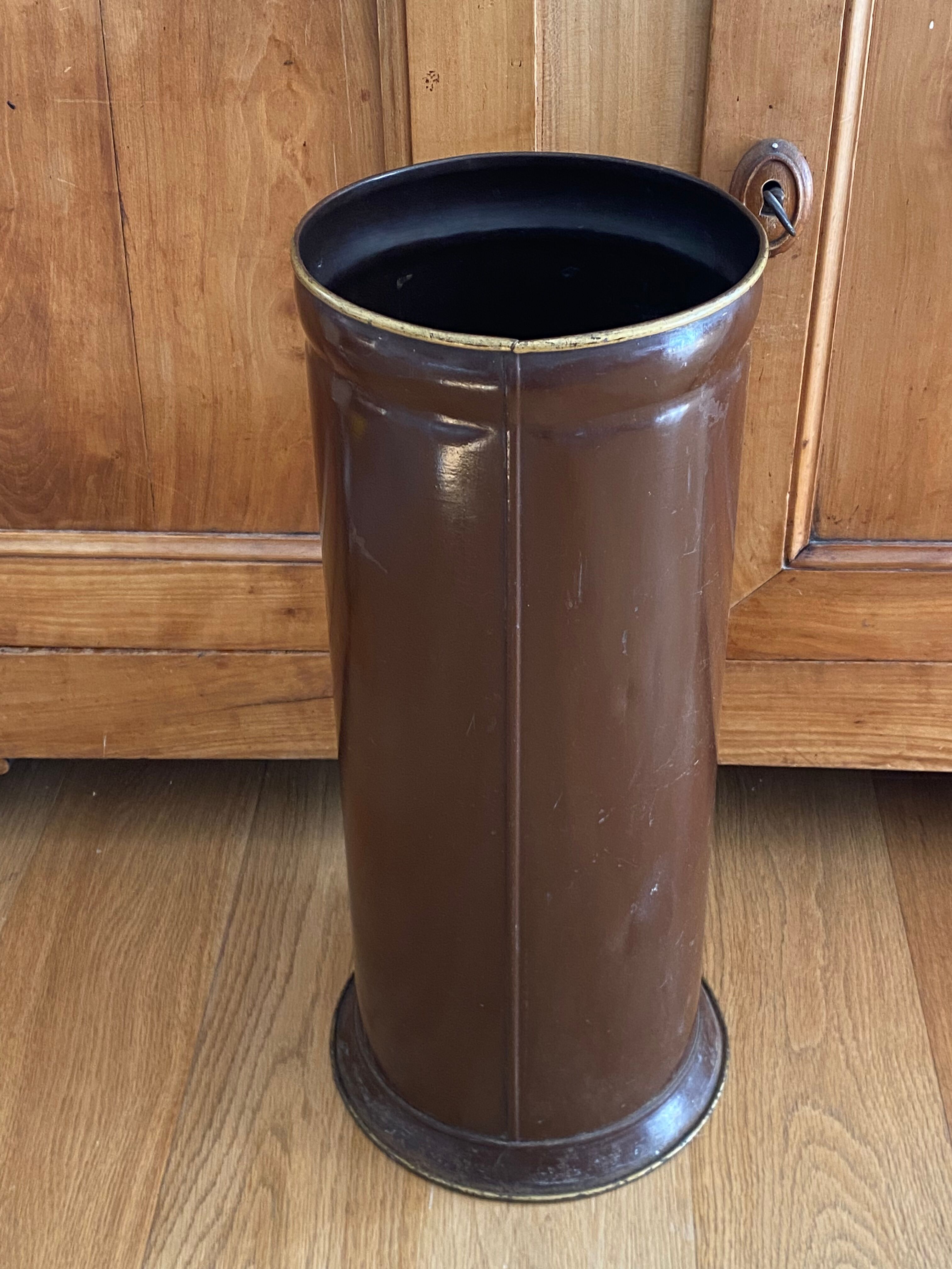 Napoleon III painted sheet metal umbrella holder