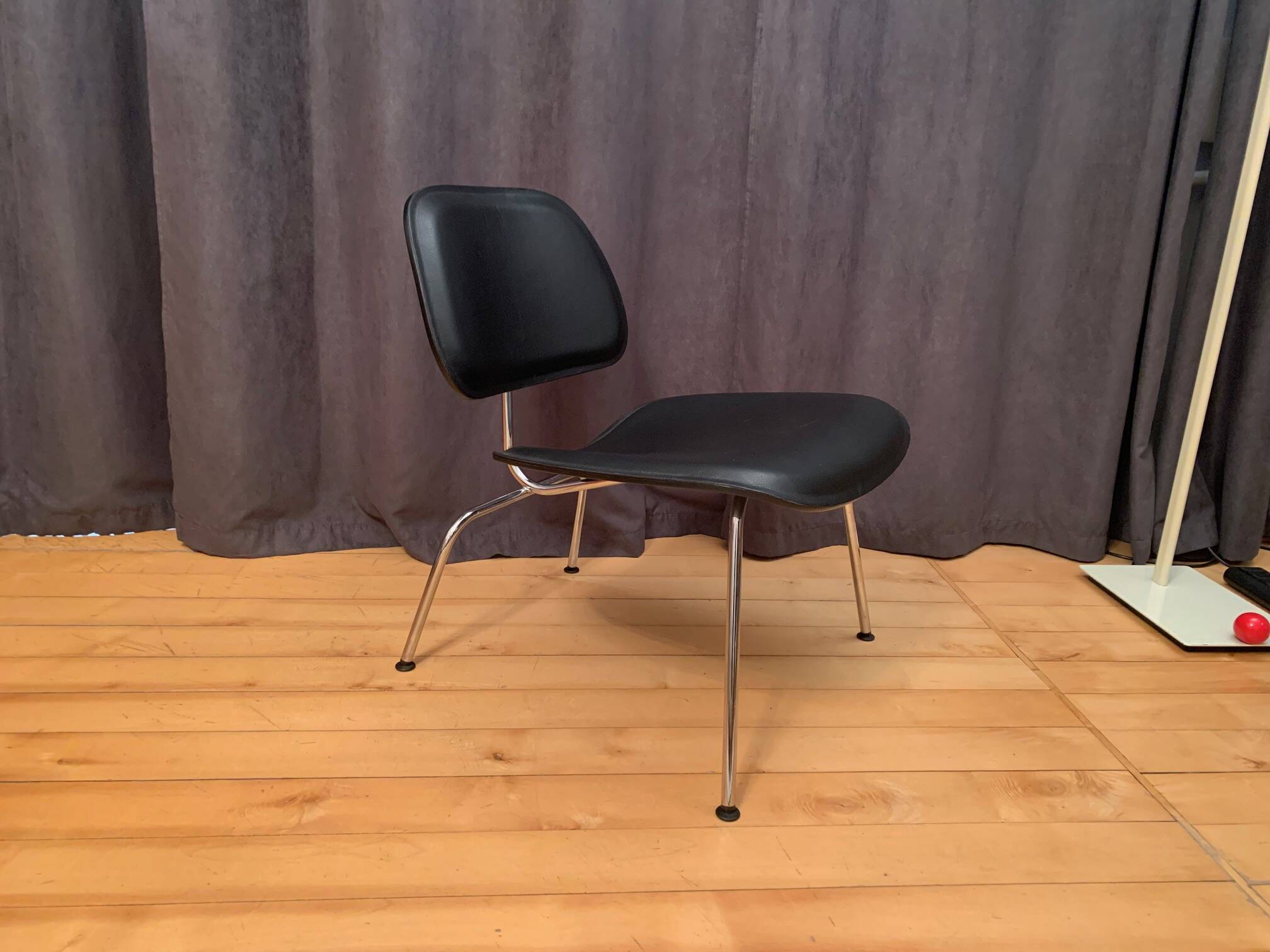 Leather armchair LCM designed by Charles & Ray Eames, Vitra