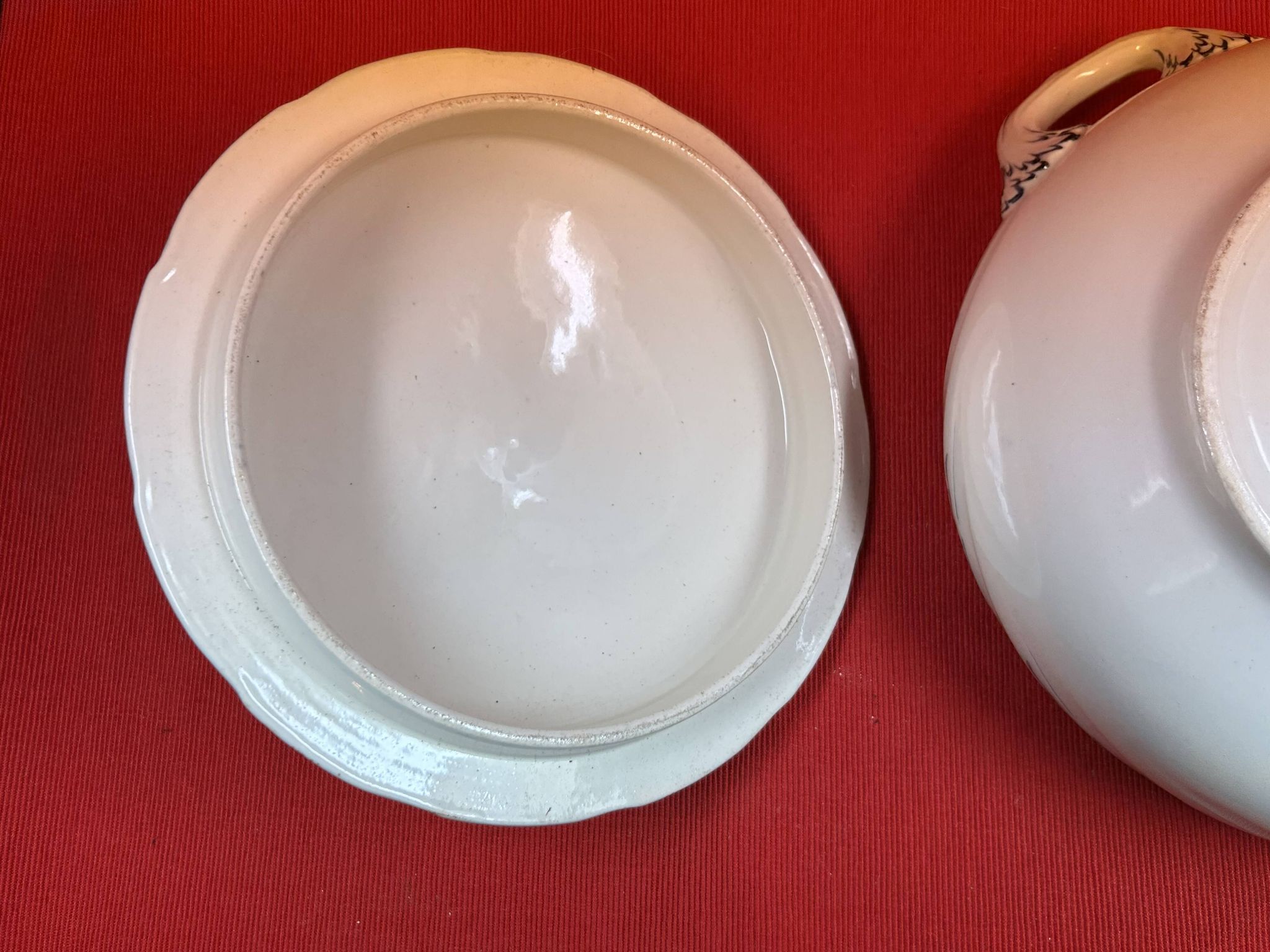 Antique Lunéville earthenware tureen, 28 x 22 x 16 cm
