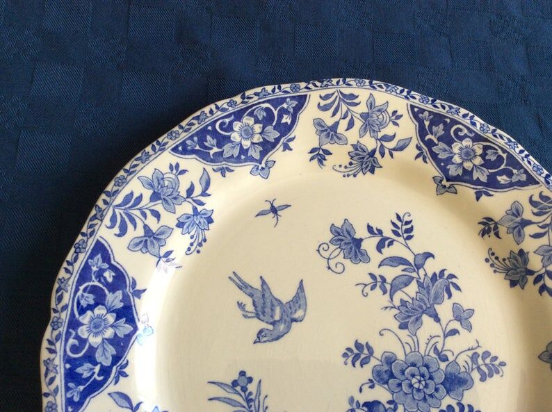 Gien greenware dish by Delft motif