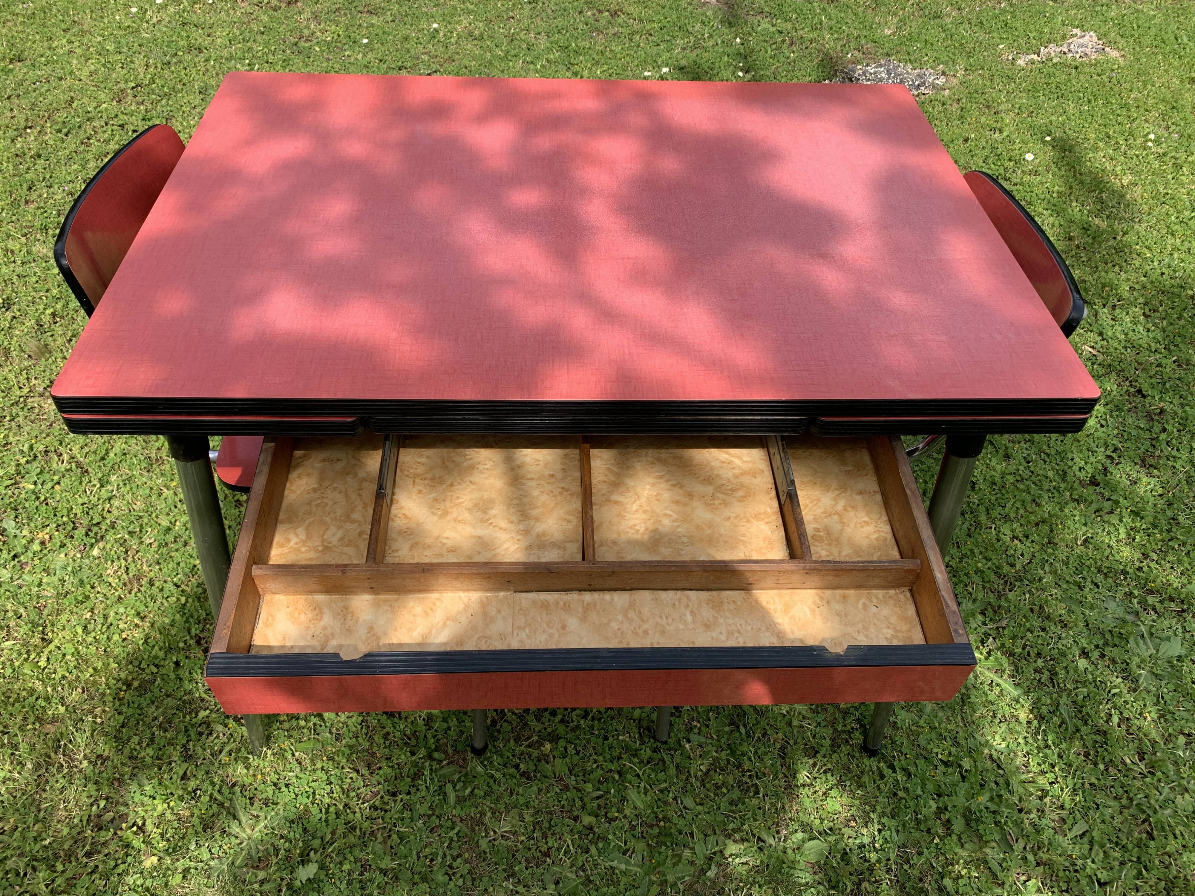 Formica table with 2 chairs and 2 stools