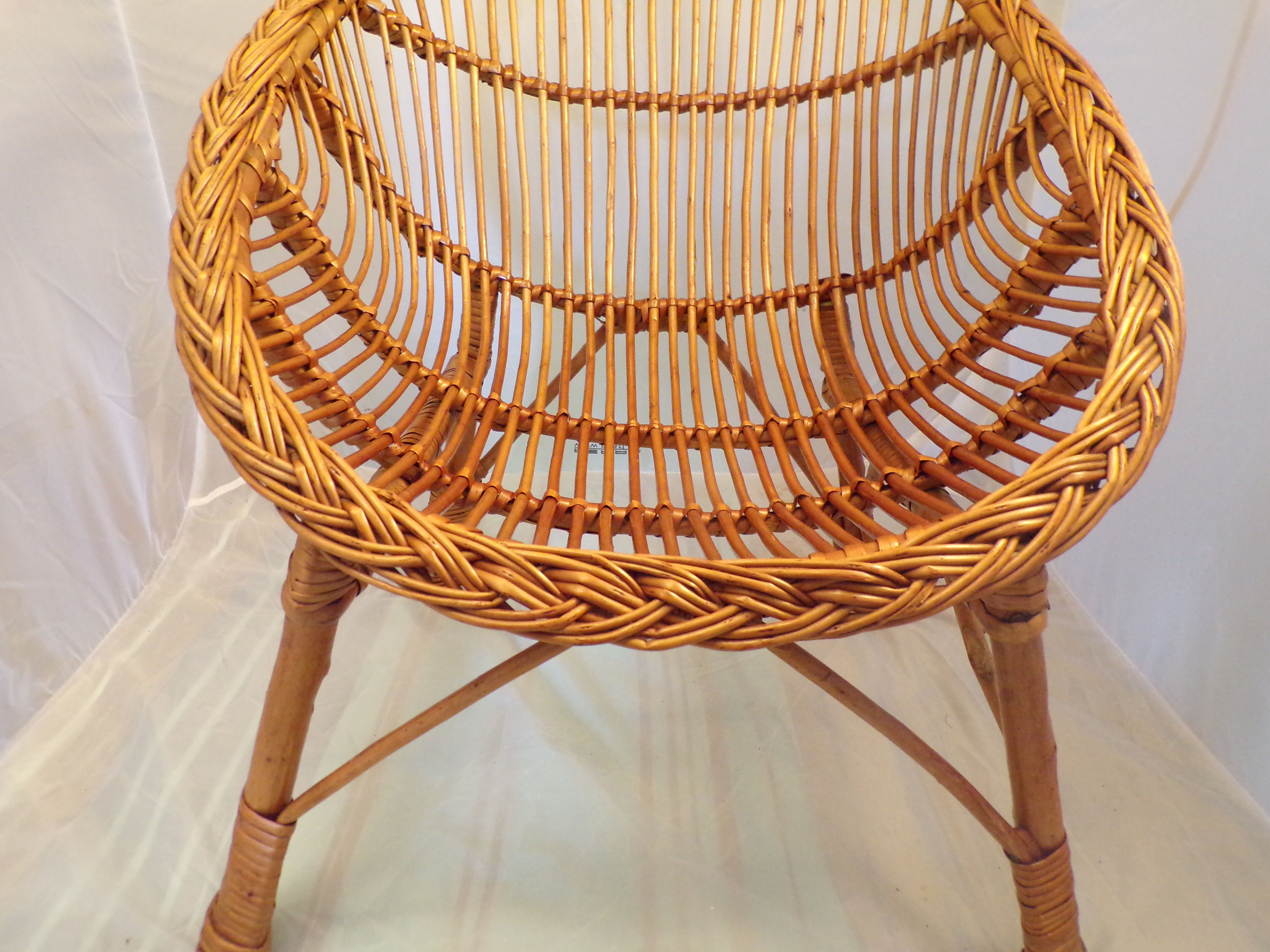 Chaise enfant en osier vintage