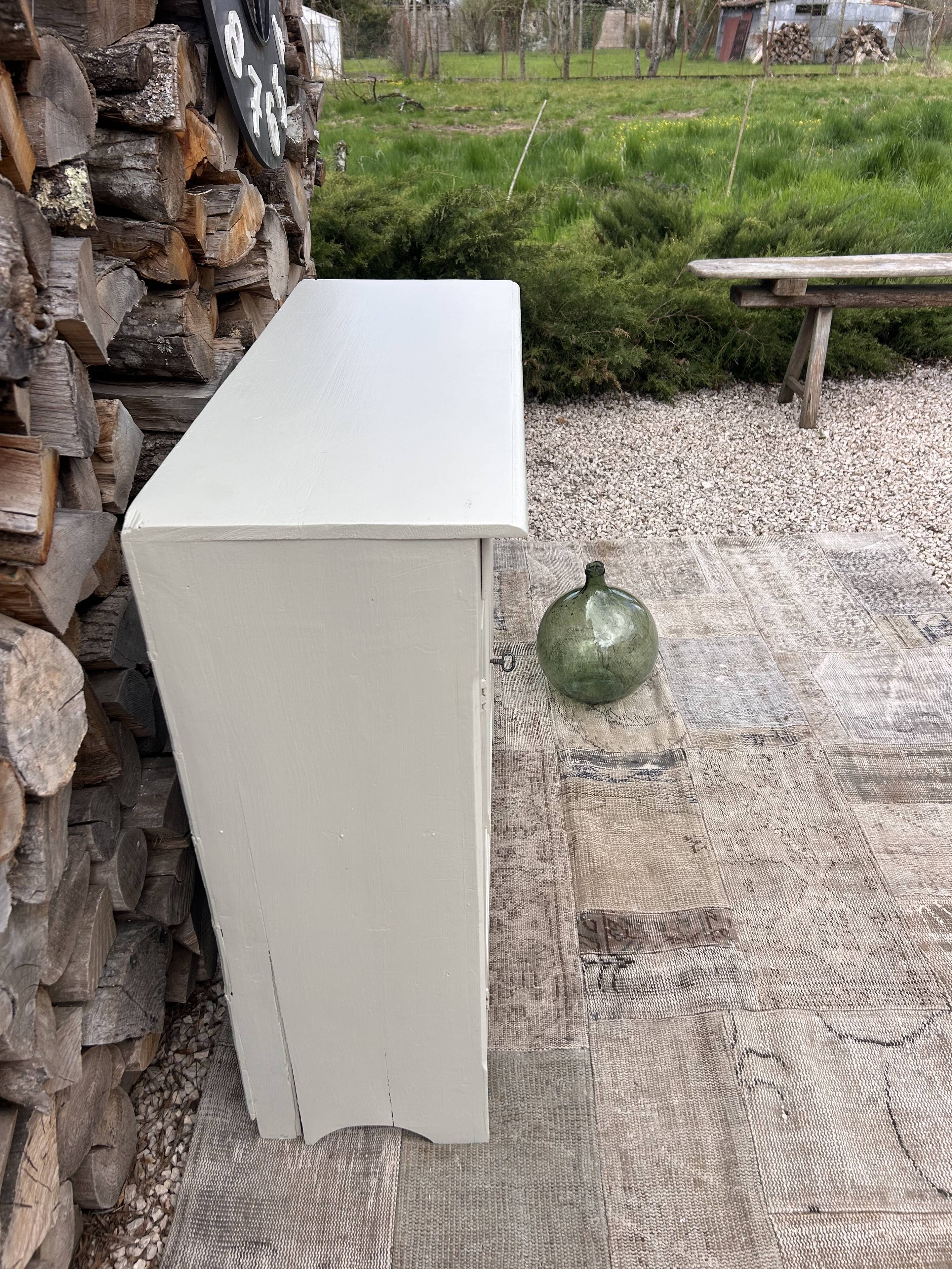 Parisian-style buffet