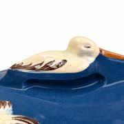 Grande terrine alsacienne de Soufflenheim bleue à décor de cigognes – 41 cm