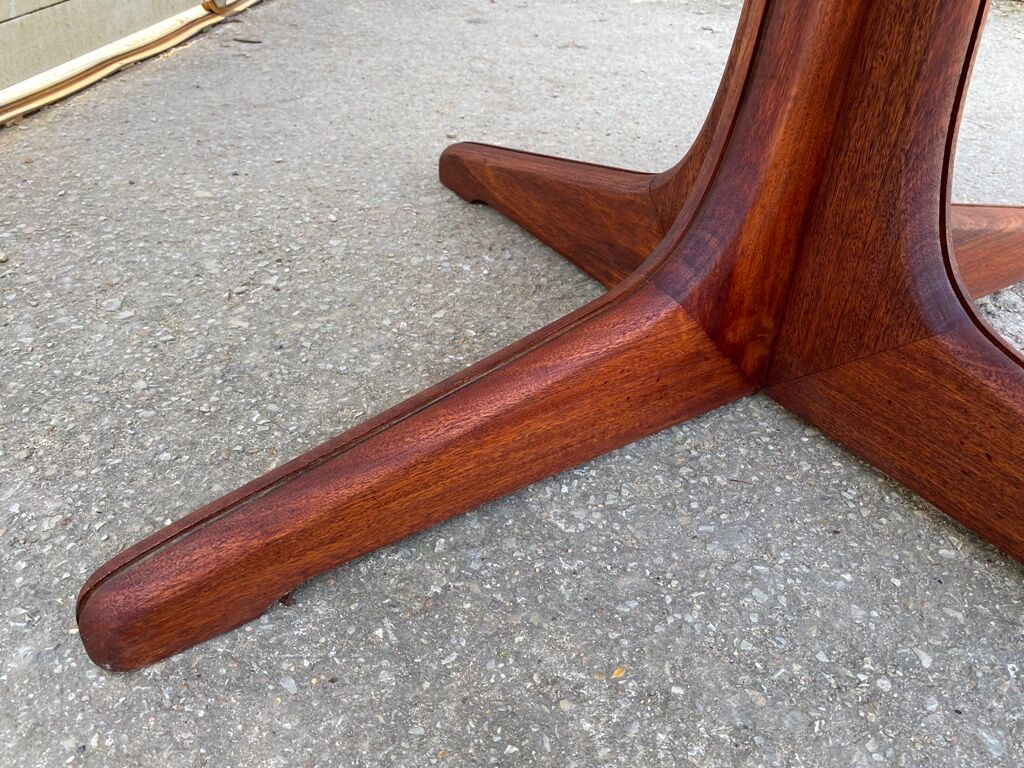 Scandinavian extendable round table in teak lg 115 to 205cm an60