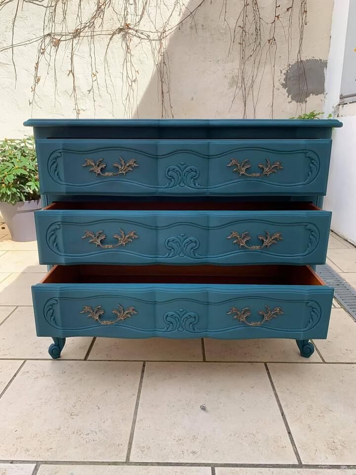 Louis XV chest of drawers