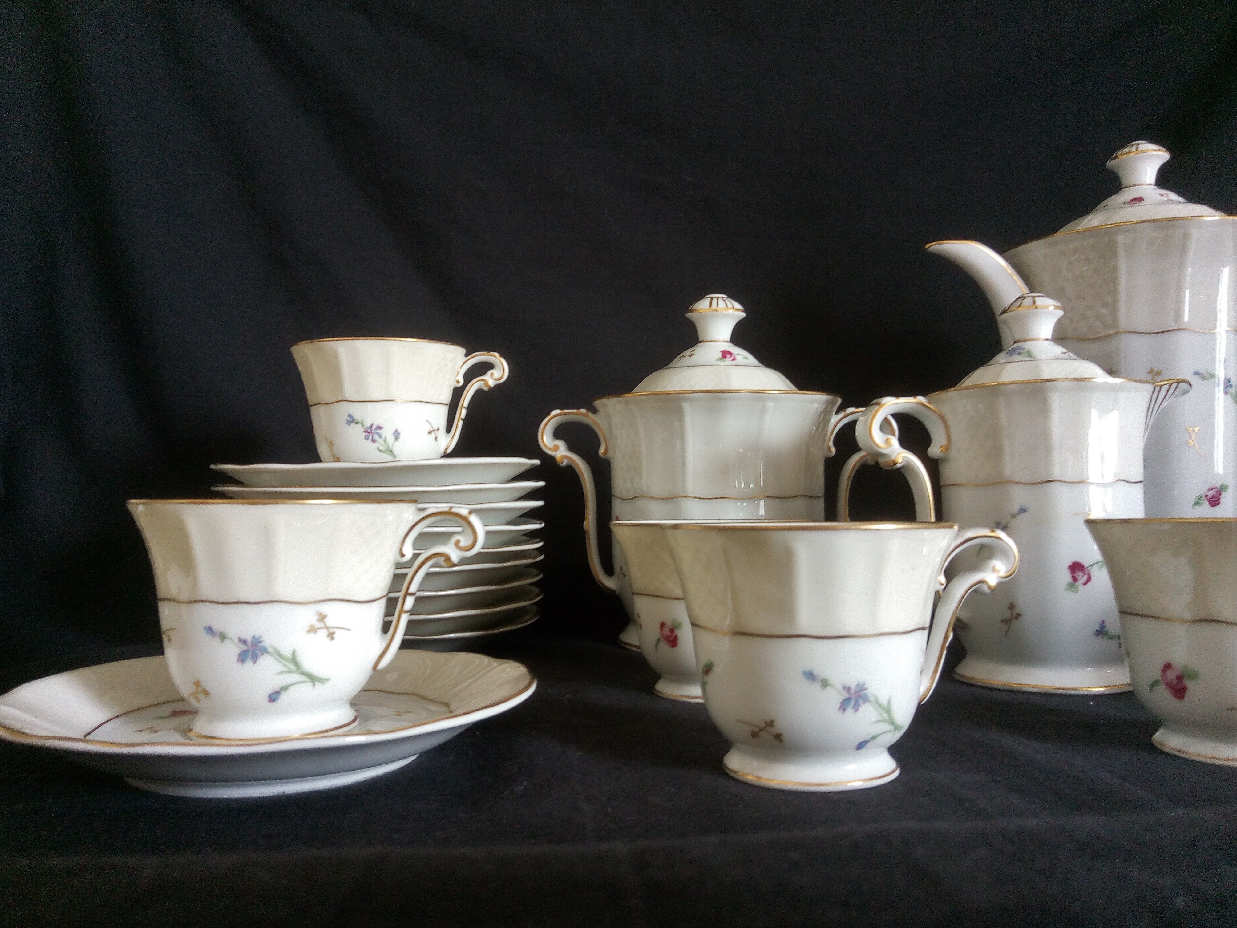 L. Bernardaud & Cie. - Limoges porcelain coffee set, Pompadour model, 1900s - 1927s