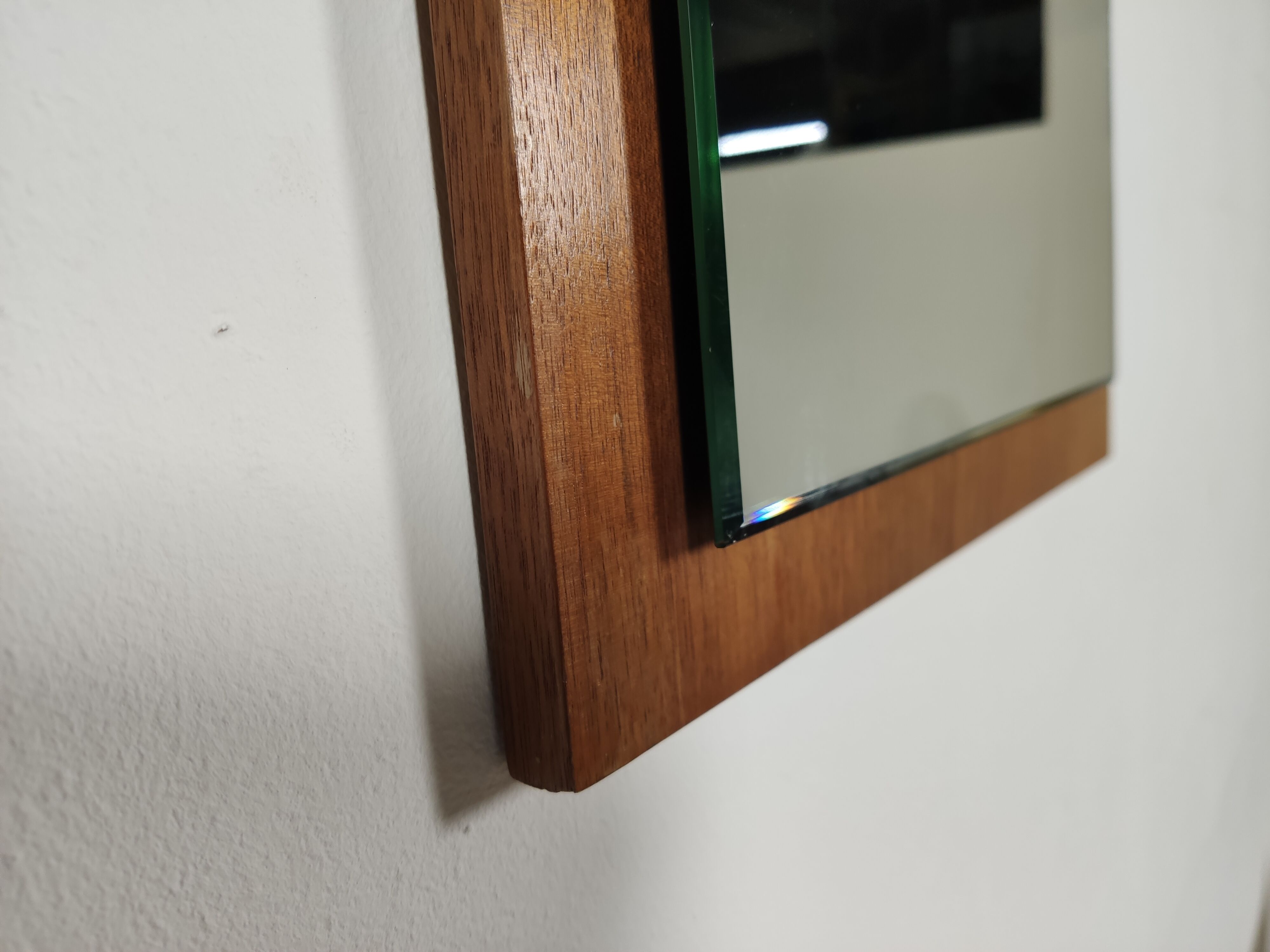 Scandinavian bevelled mirror in 60s teak 37x77cm