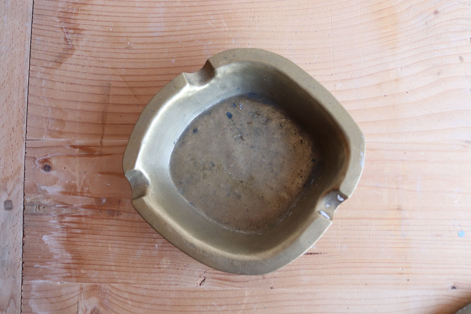 Vintage ashtray in solid brass