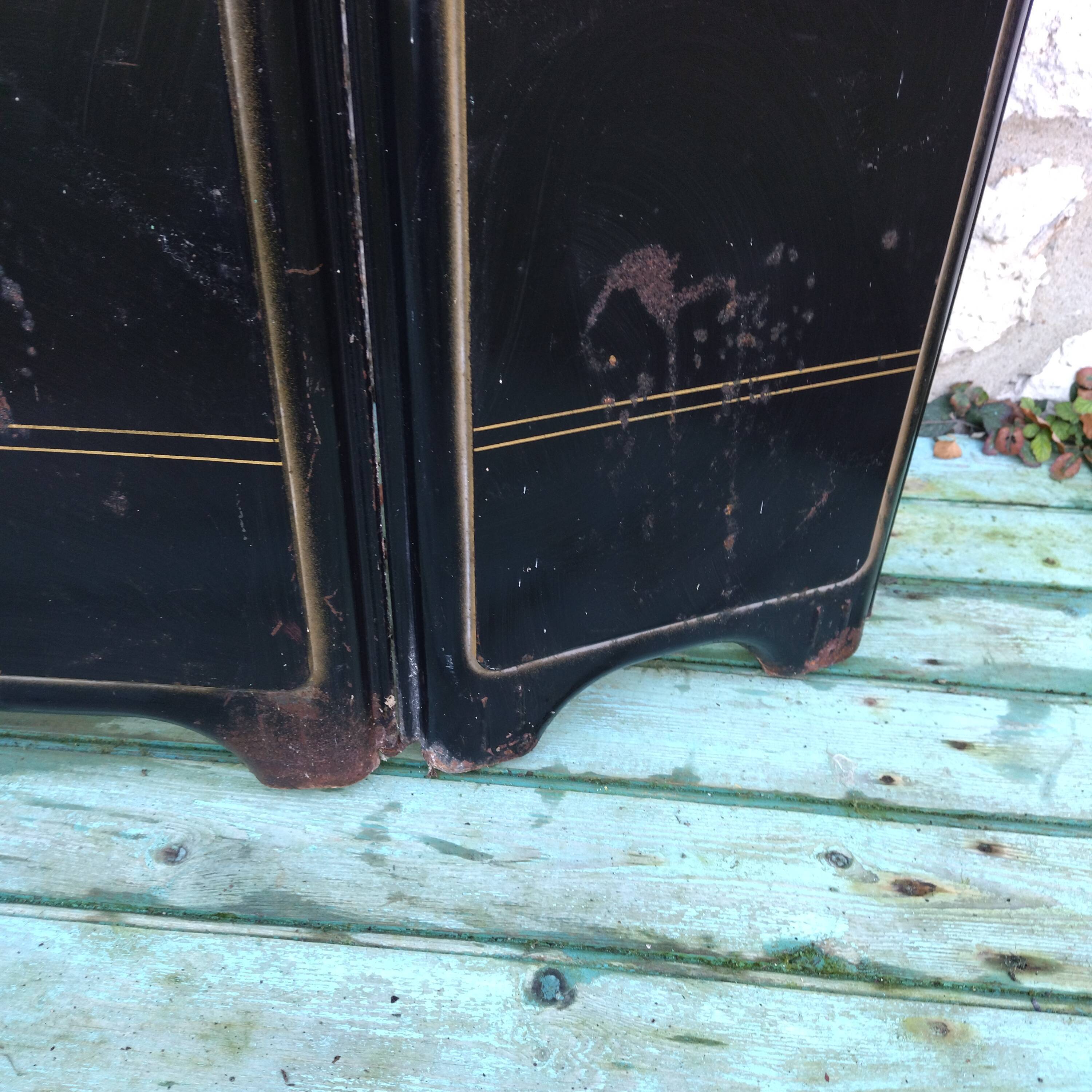 Art-deco sheet metal firewall screen