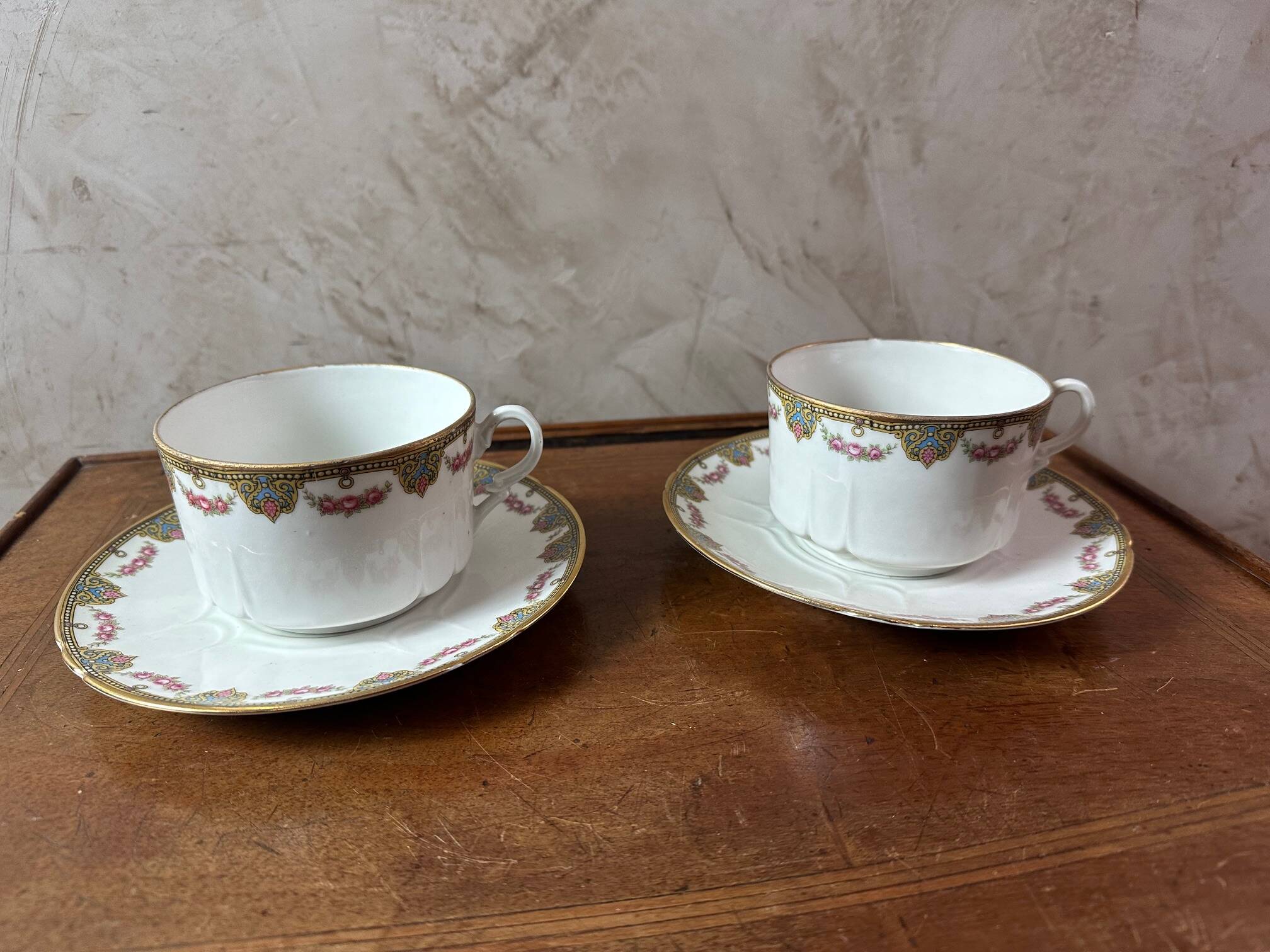 Pair of porcelain luncheons