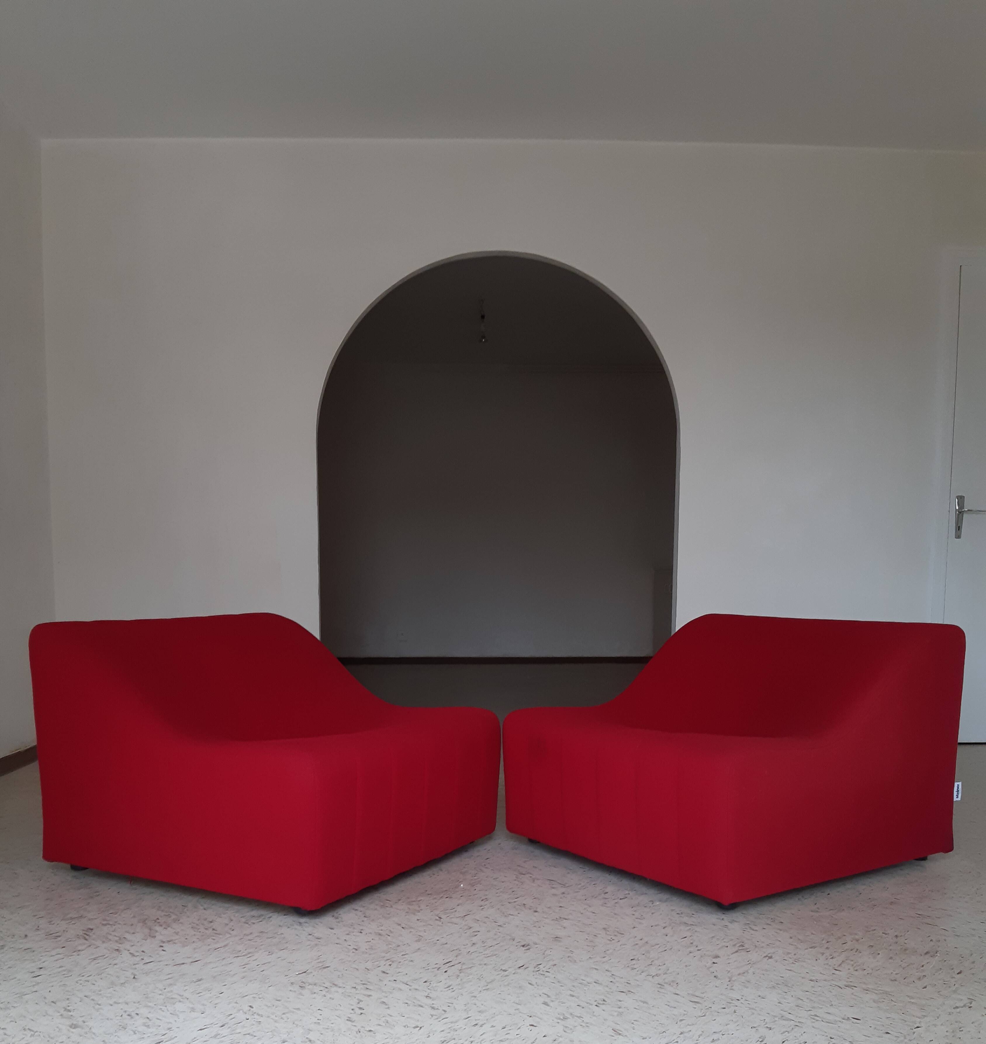 Pair of swivel chromatic lounge chairs by Kwok Hoi Chan, Steiner