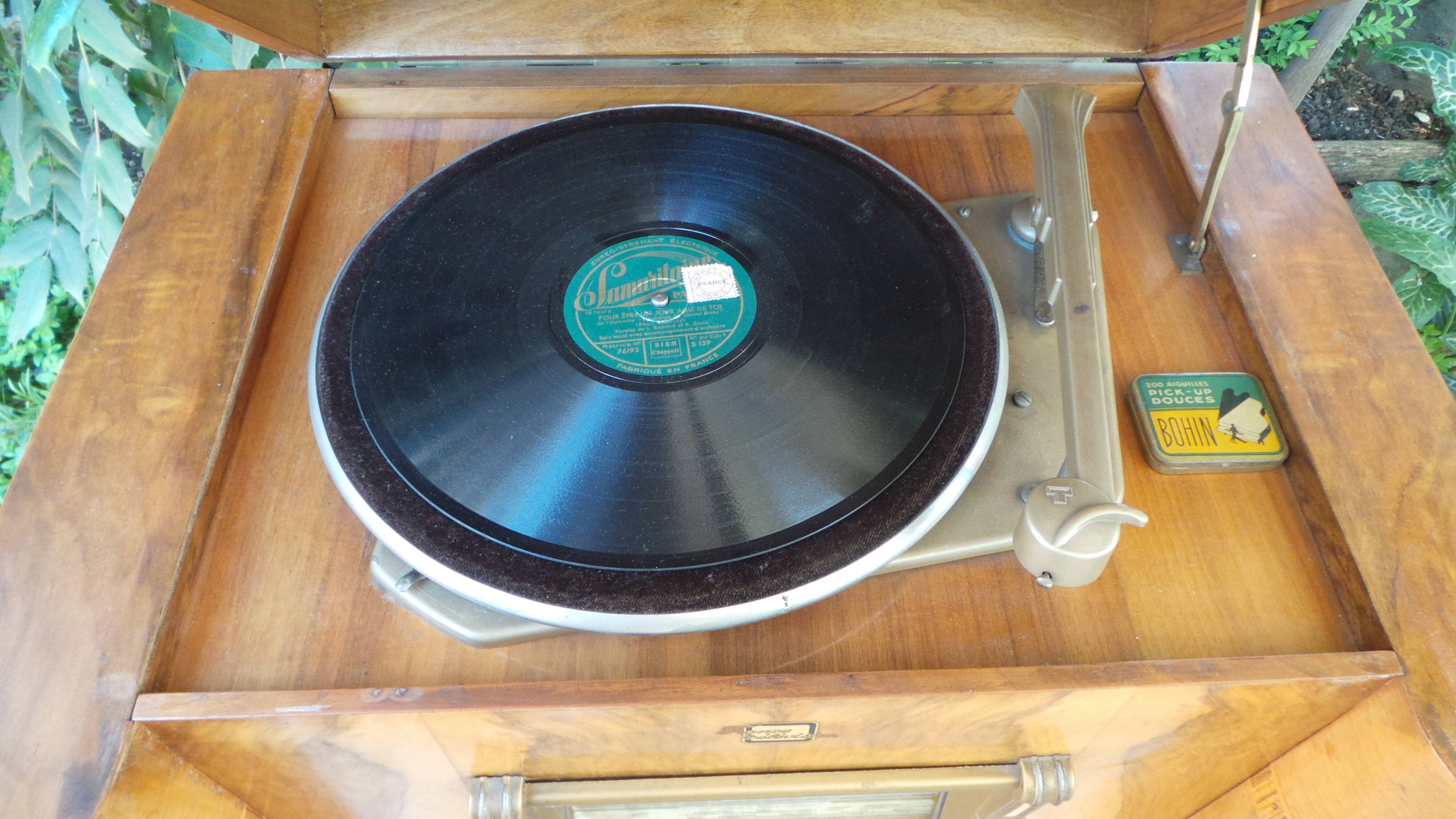 Rayonde vintage vinyl radio cabinet 30s