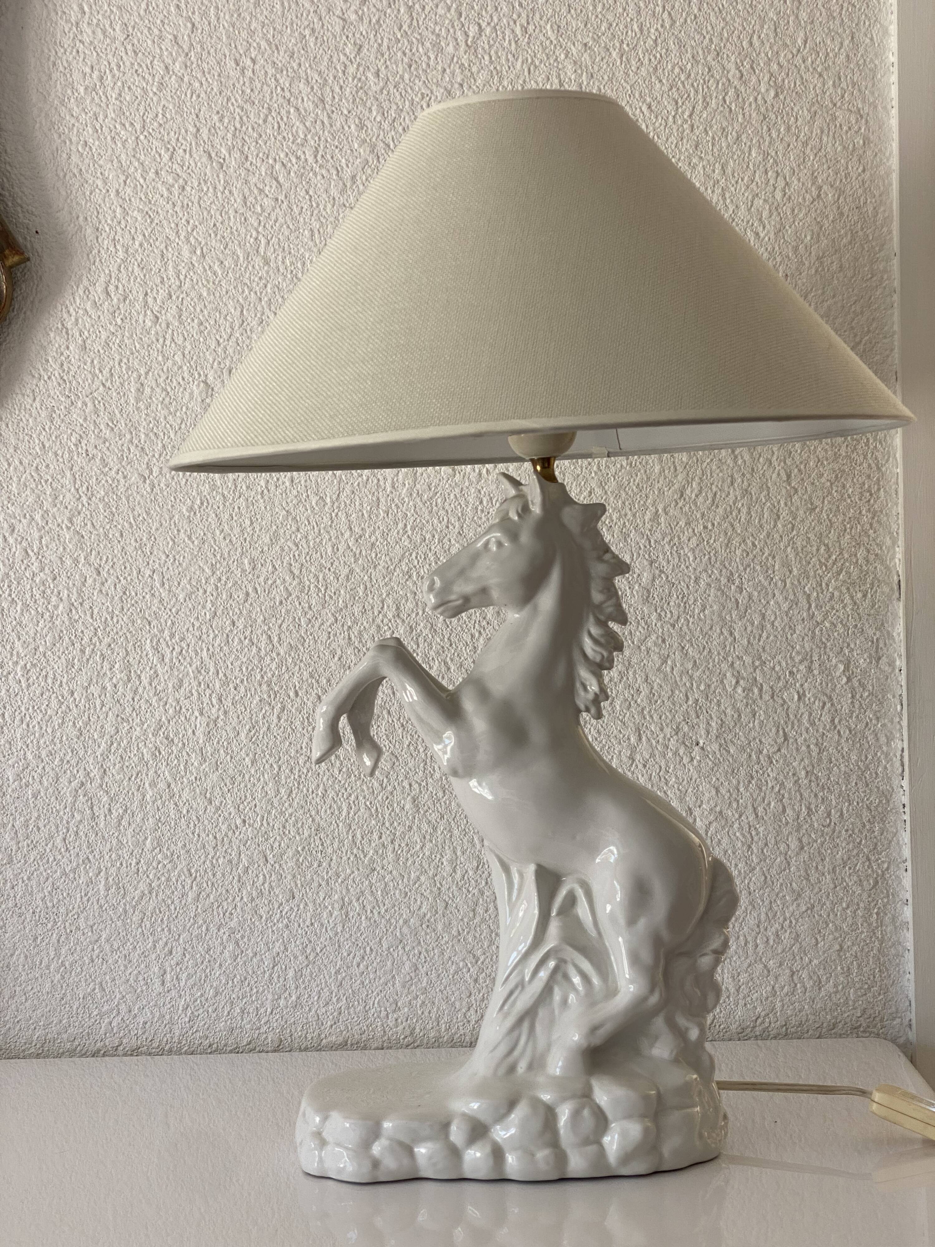White ceramic zoomorph lamp
