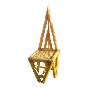 Chaise triangle design