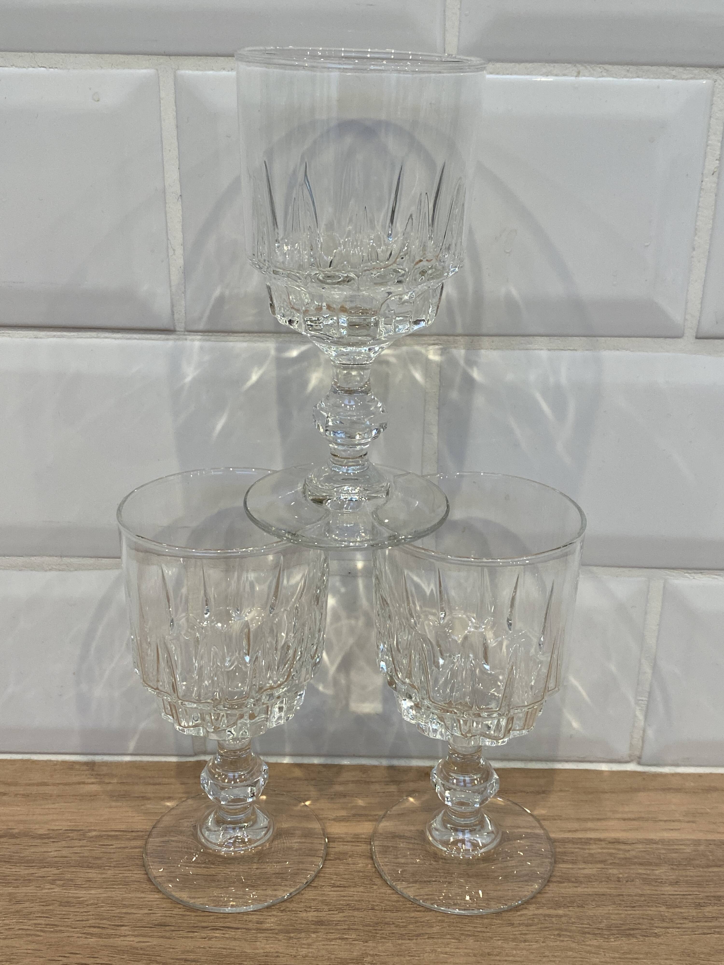 Set of 3 Luminarc Lance white wine glasses