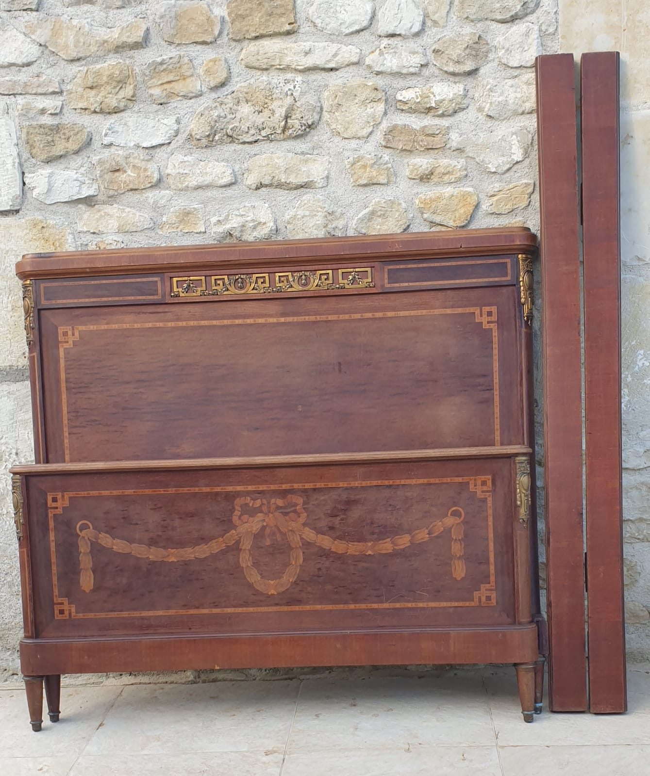 Old wooden bed 140 headboard