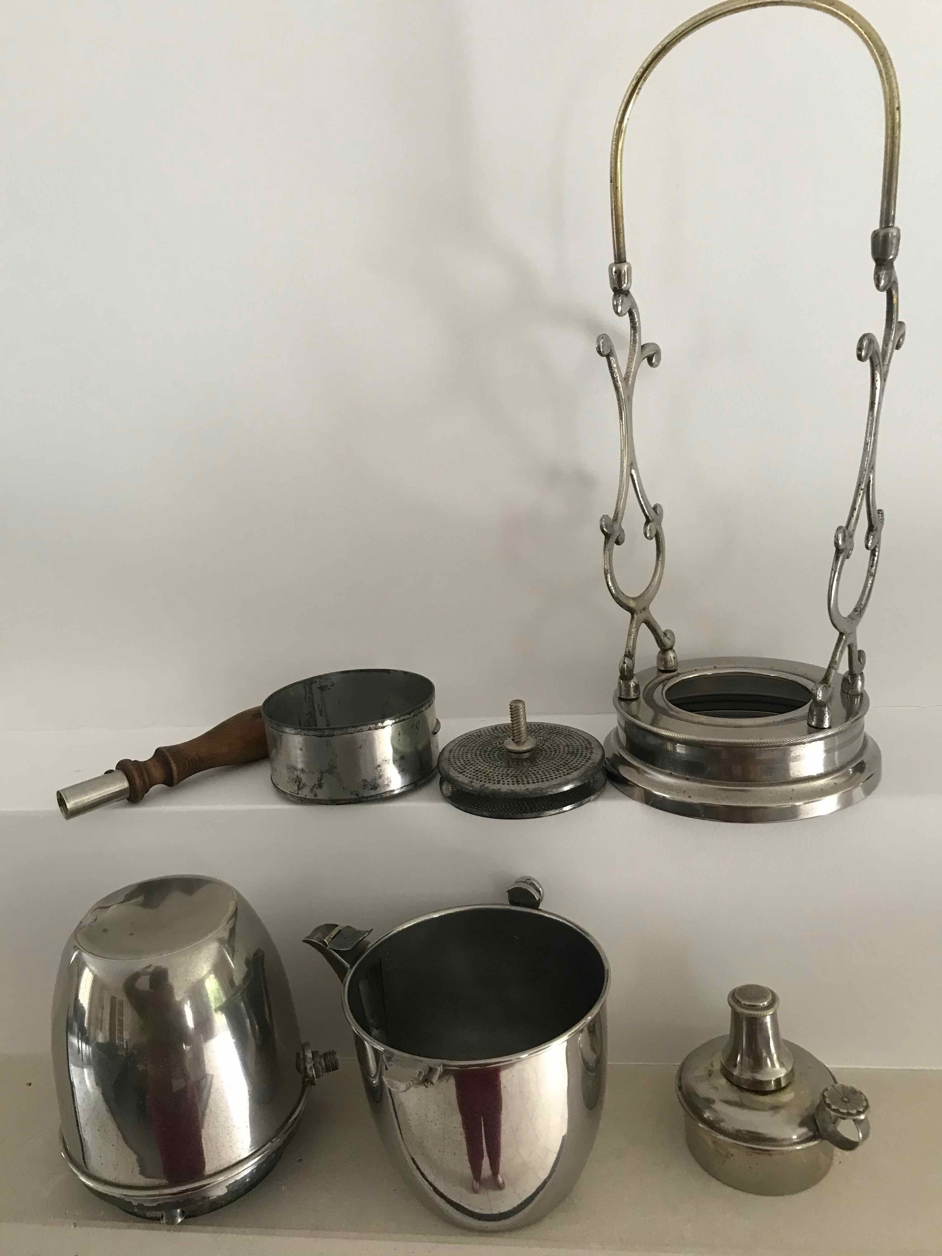 Ancienne cafetière à renversement en métal argenté