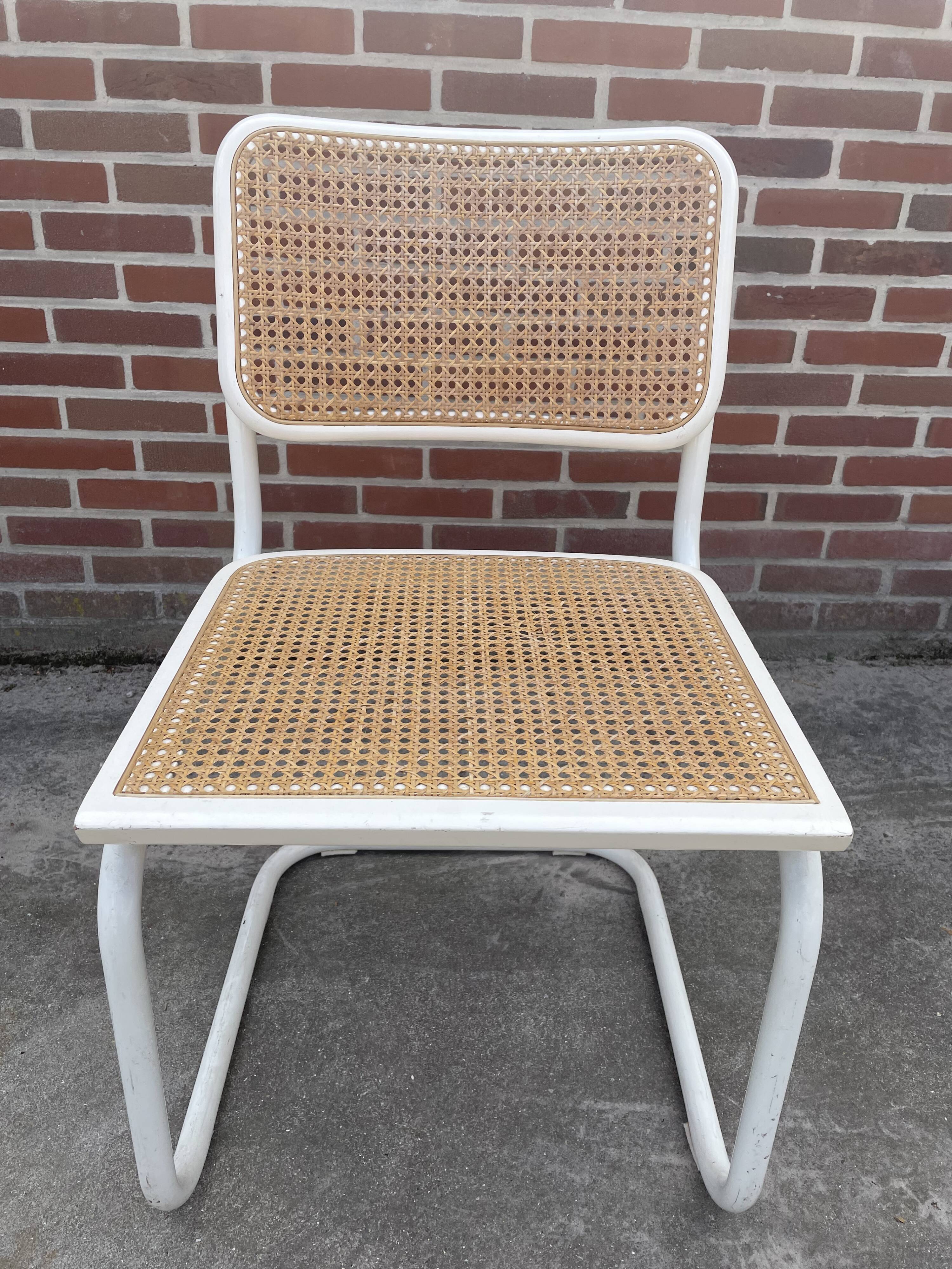 Set of 4 Cesca b32 model chairs in white