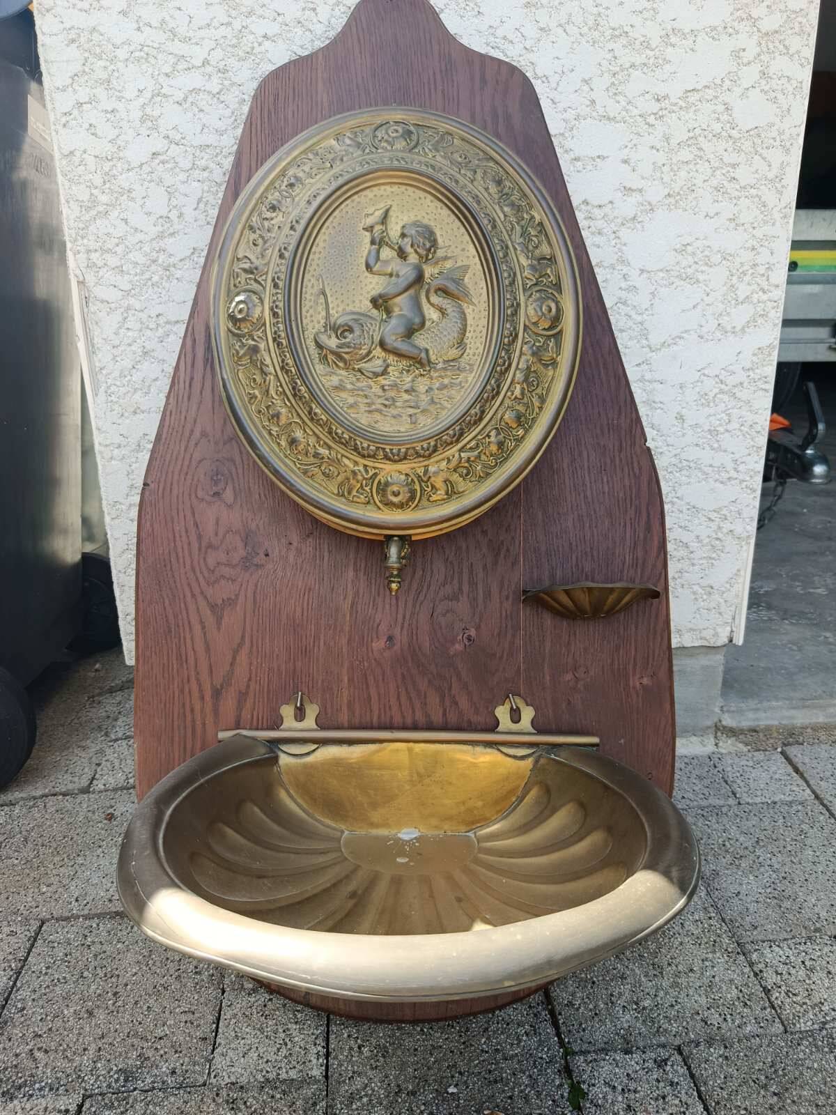 Antique wall-mounted washbasin in brass and wood – cherub decoration, 19th century style