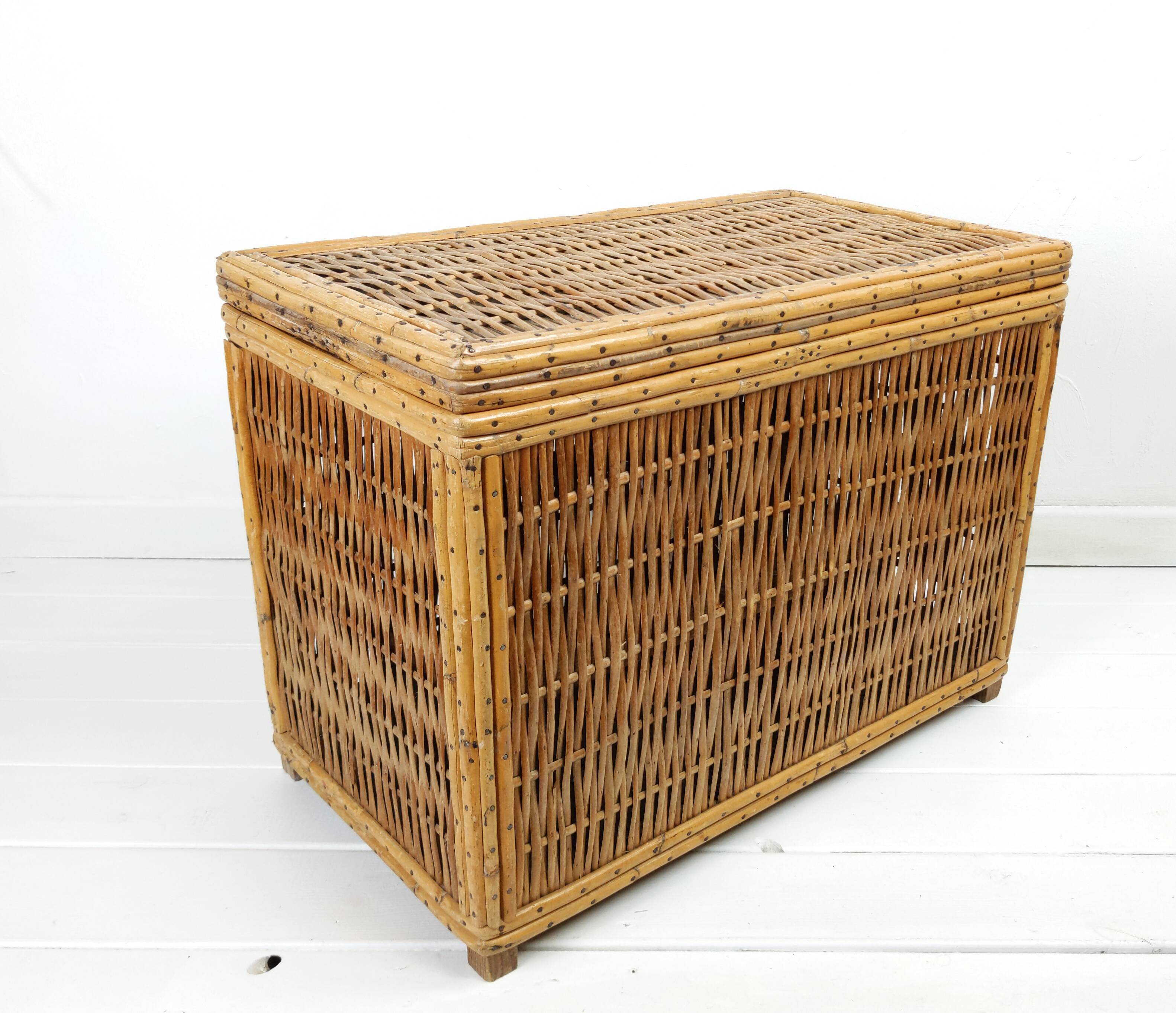 Coffee table or Chest in wicker, bamboo and wood of the 1960s Louis Sognot