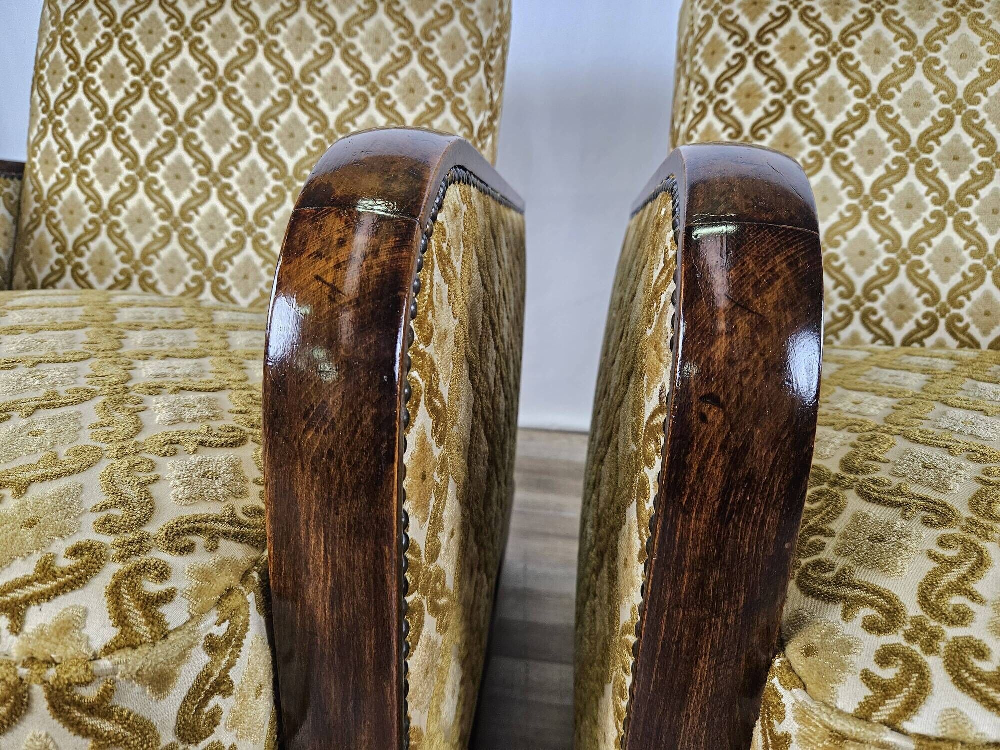 Paire de fauteuils Art Déco des années 1930 recouverts de tissu