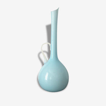 Carafe en opaline bleu ciel