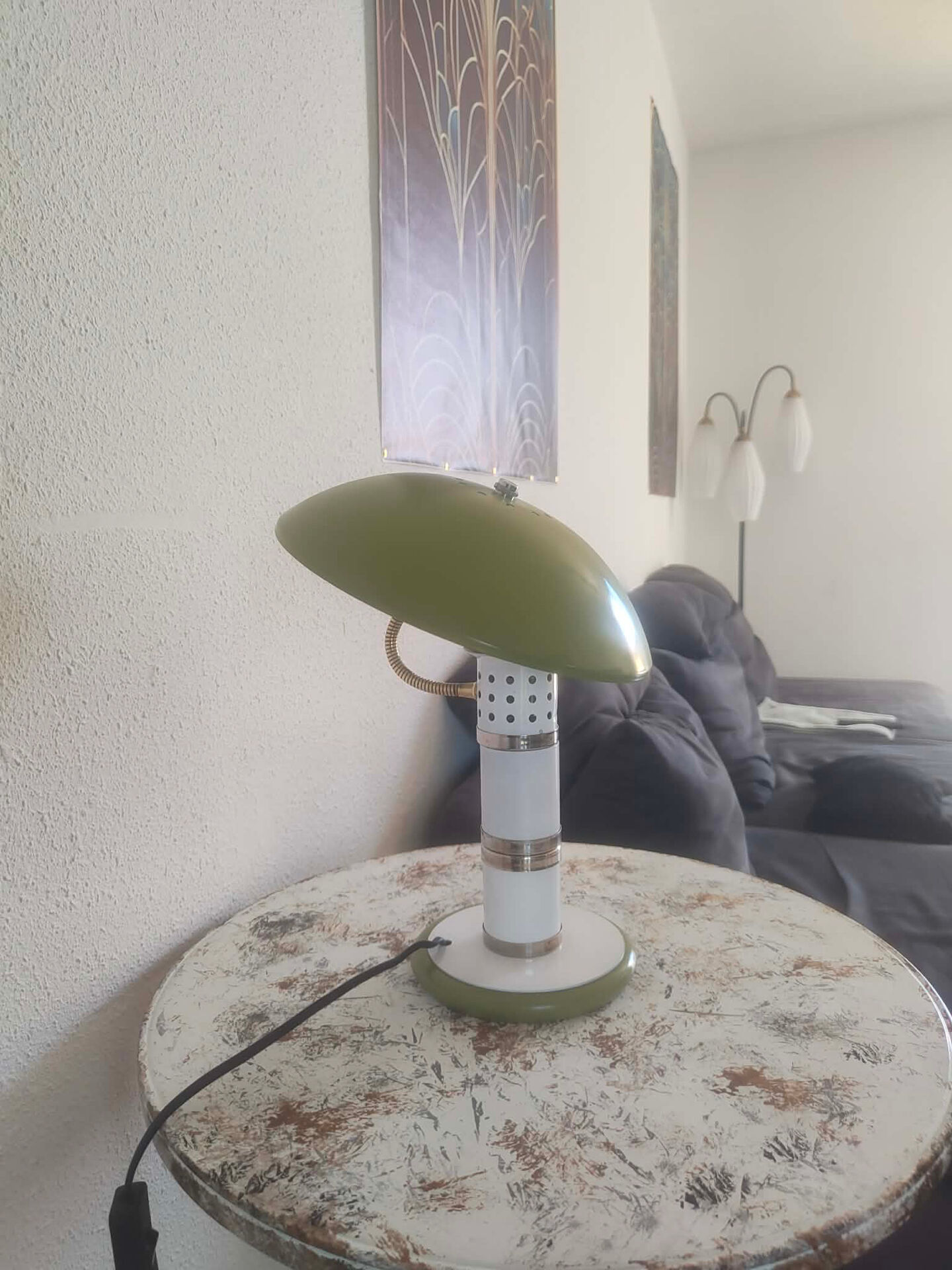 Olive green vintage lamp from the 1980s.