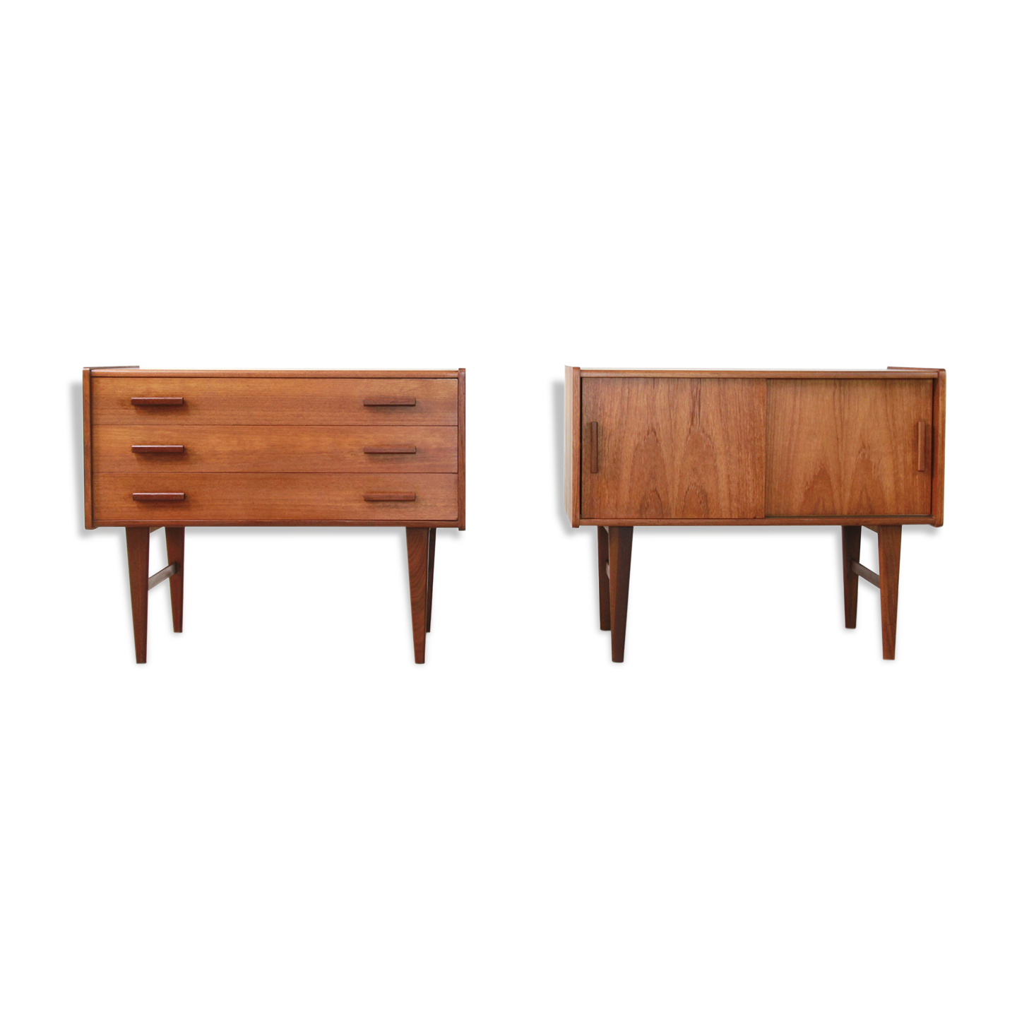 Ensemble de deux chevets de Design danois vintage teck