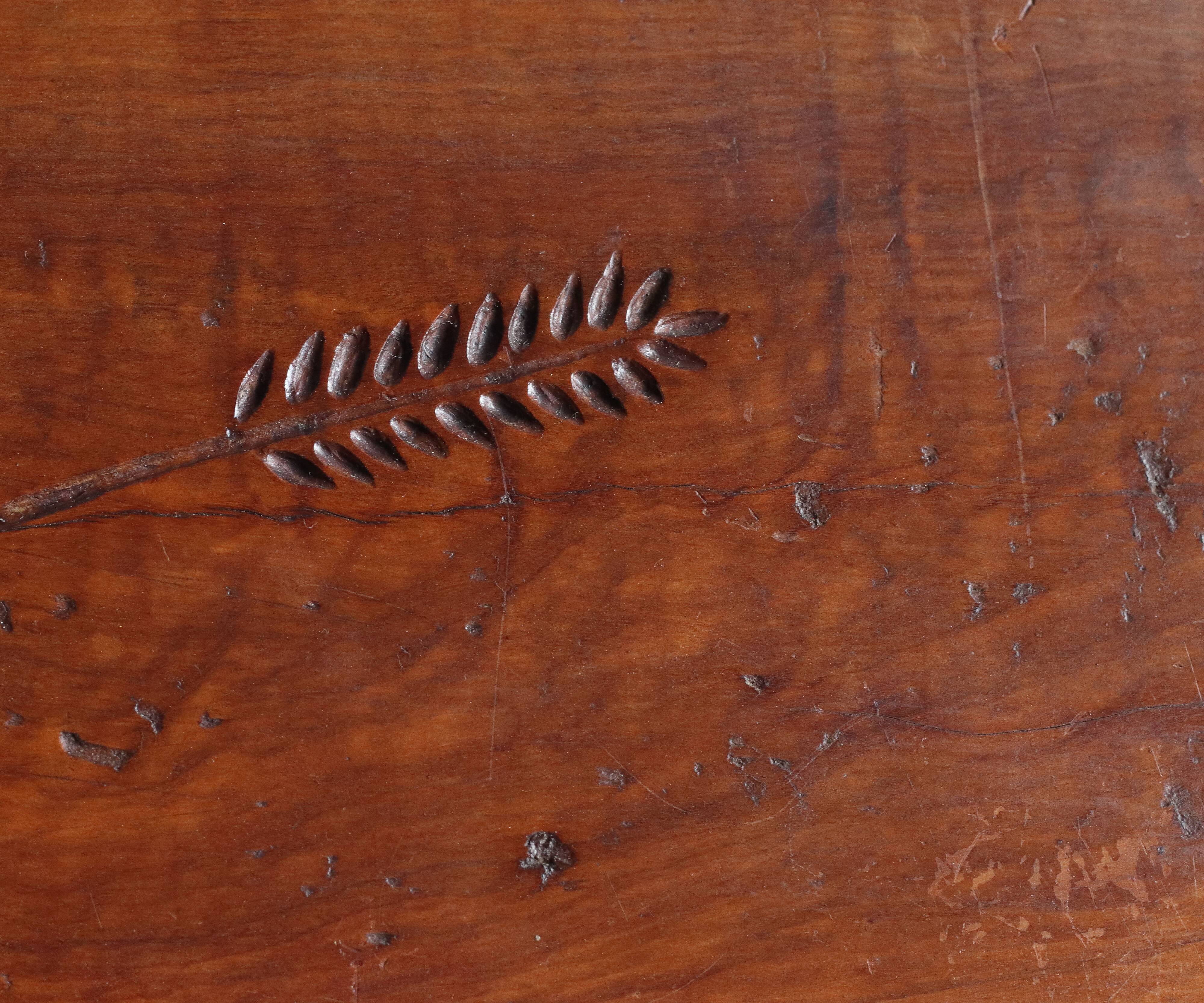 Guerin store vinyls in black metal and wood