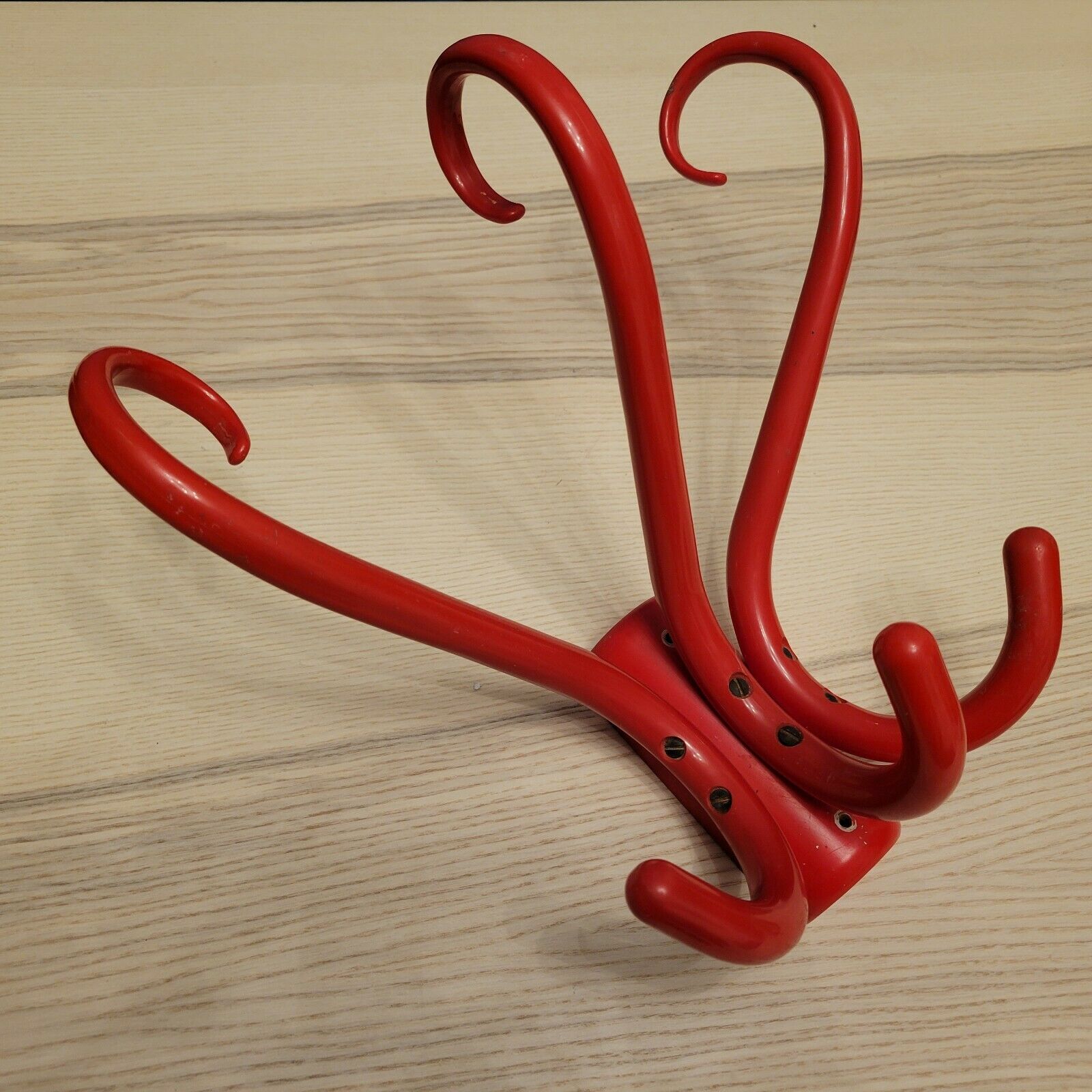 Red parrot wall coat rack
