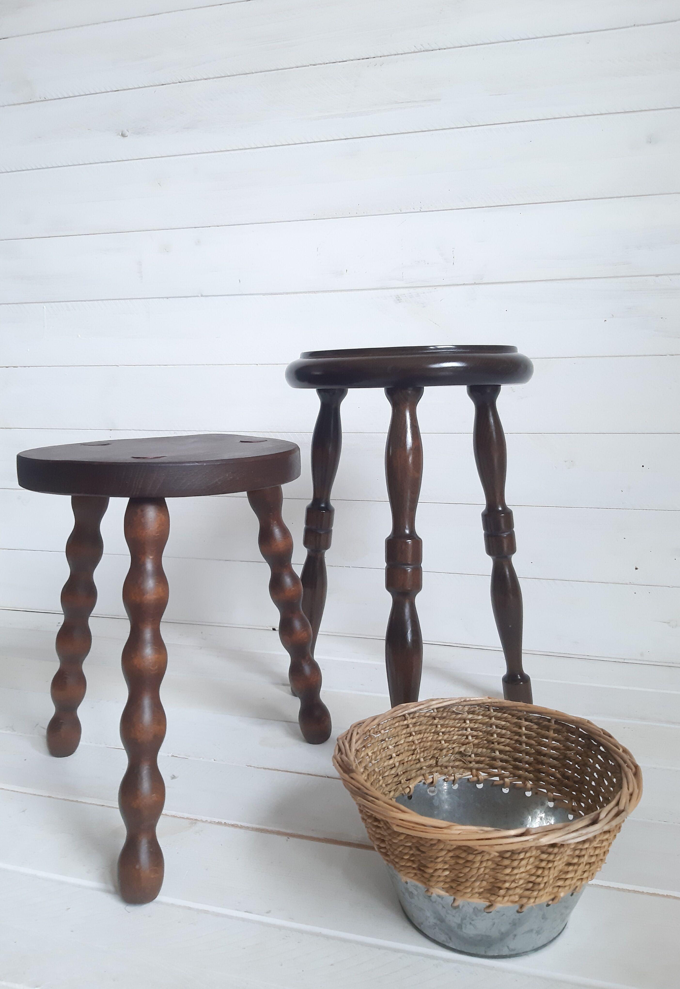 2 stools and 1 pot cover basket