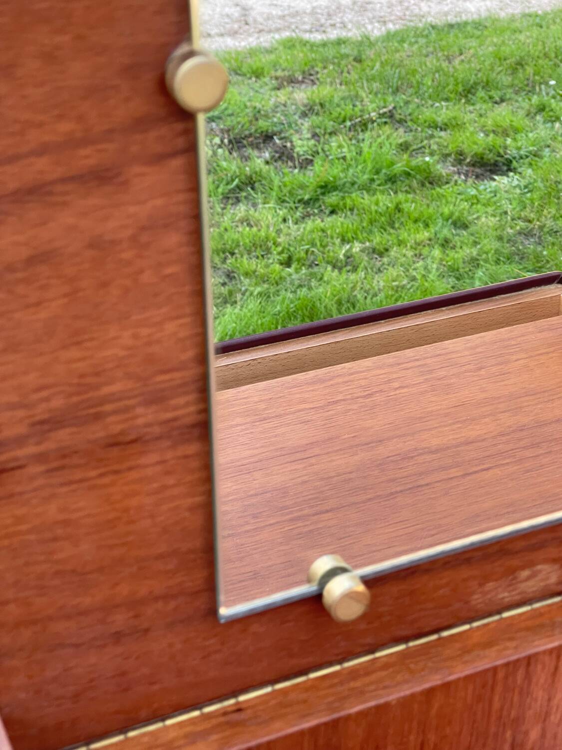 Commode coiffeuse modèle "ingrid" produit par Mondial literie.