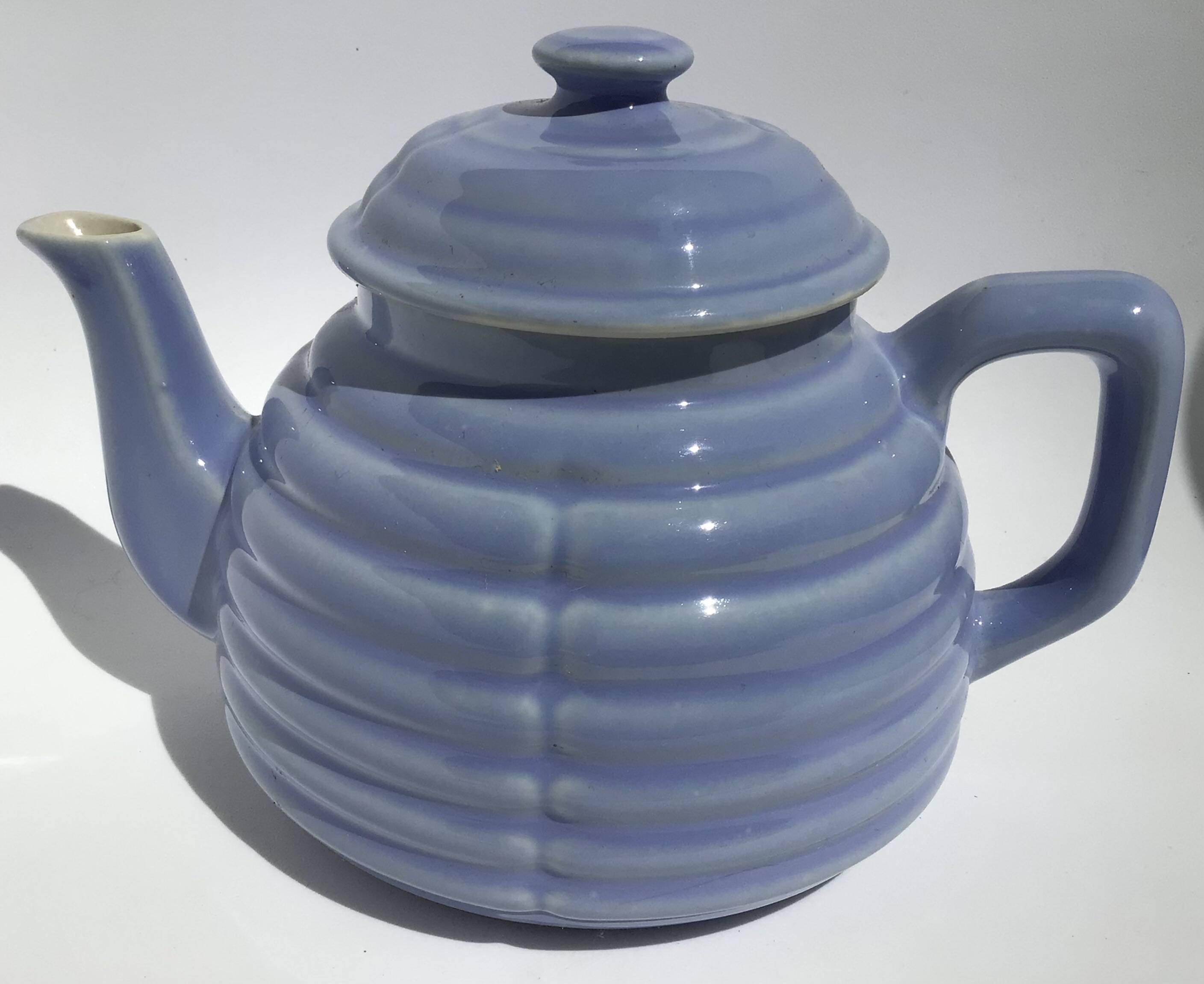 Parma art deco corrugated stoneware teapot 4/6 cups