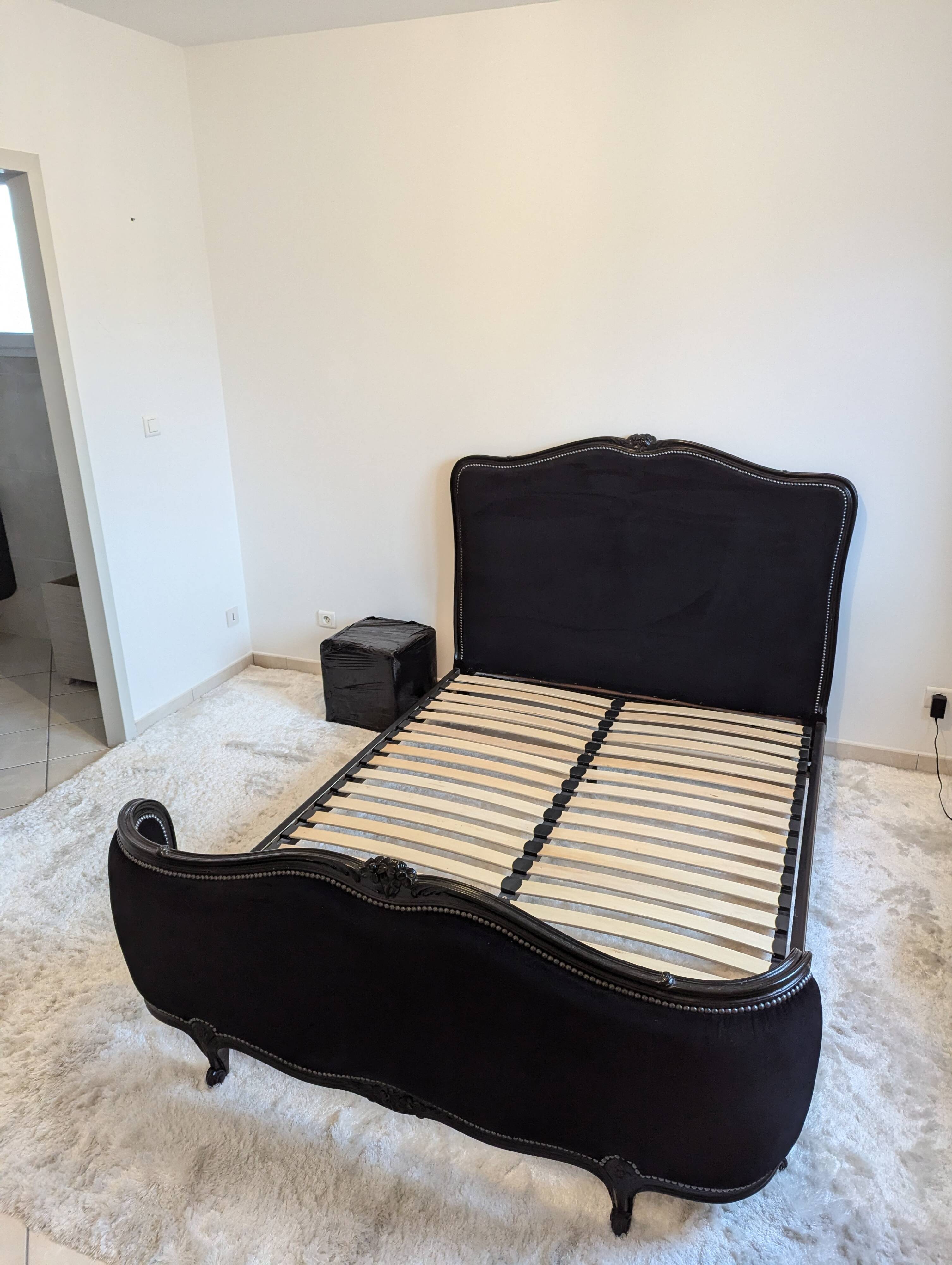 Black velvet bed 140x190