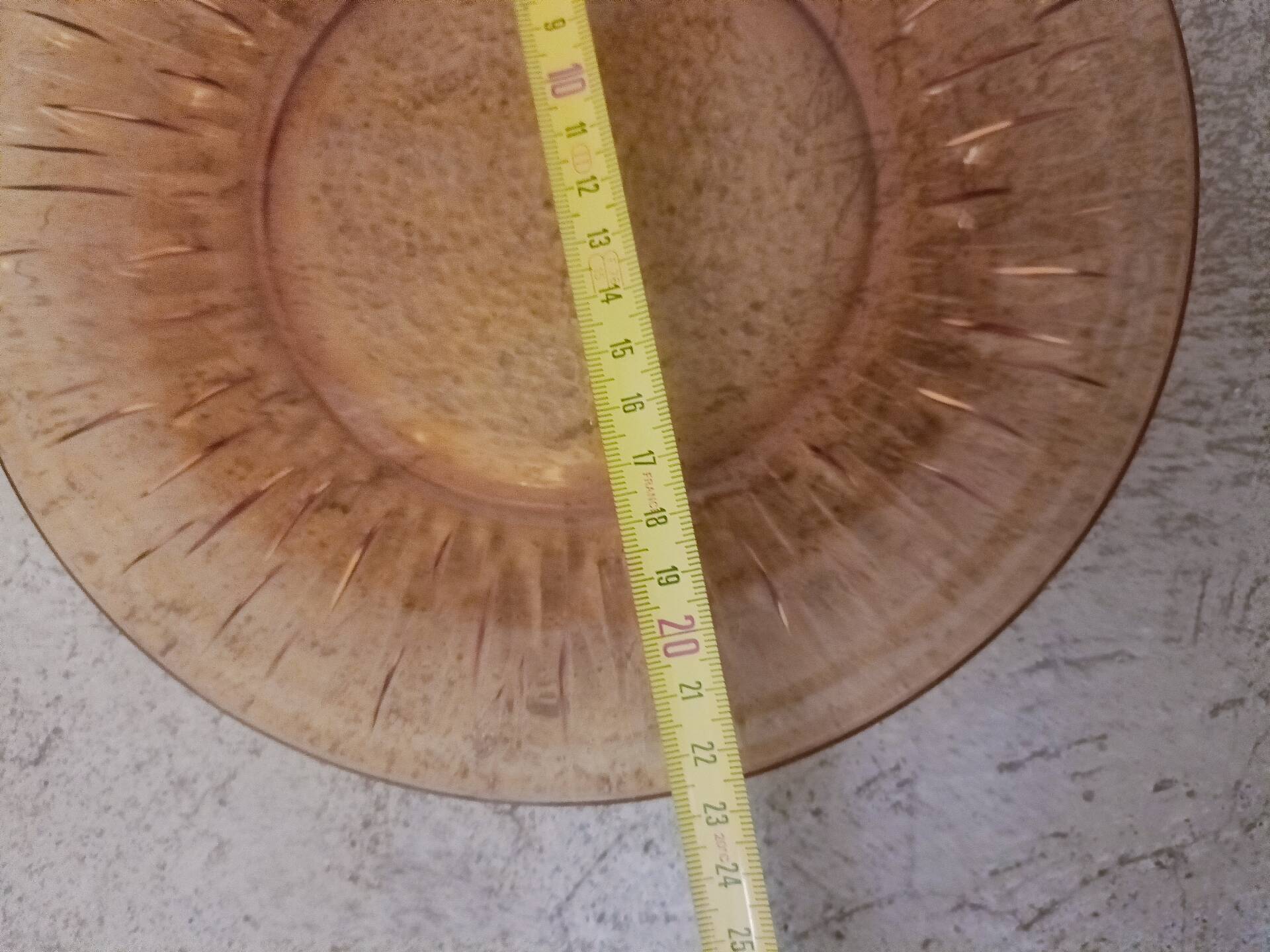 Twelve amber sunflower plates Vereco