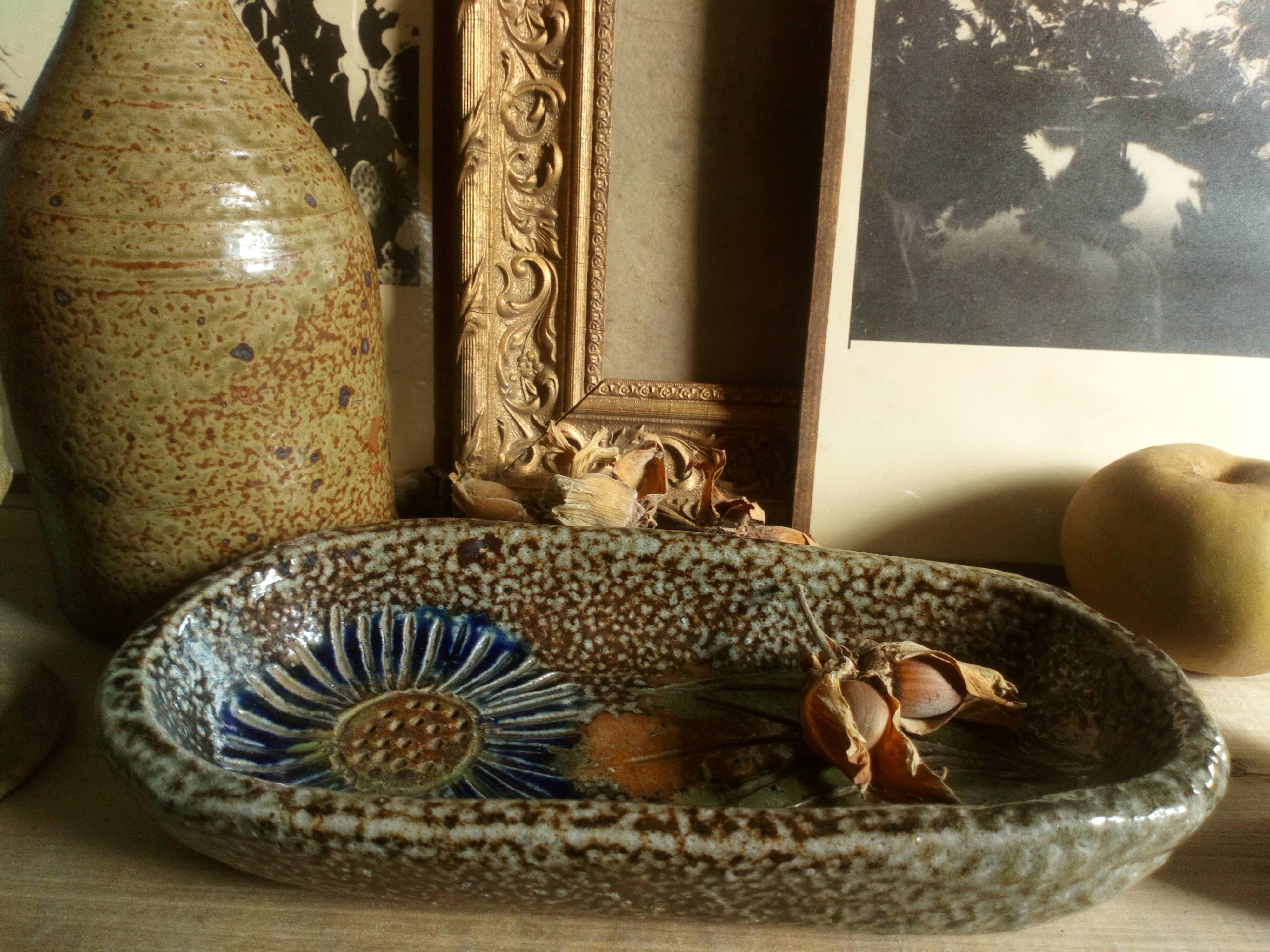 Marguerite-like sandstone pocket