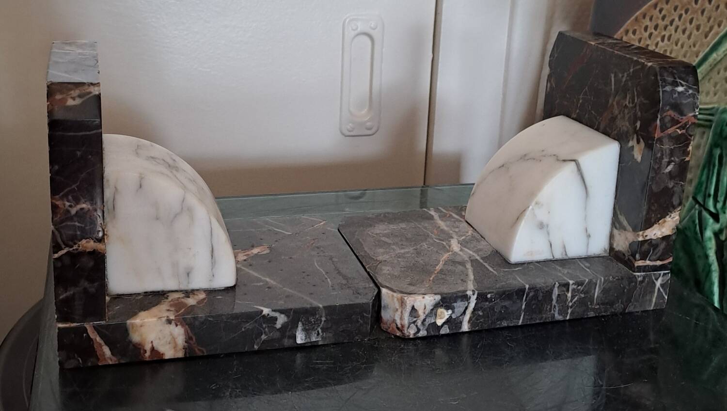 Pair of bookends. Made of marble. Art Deco.