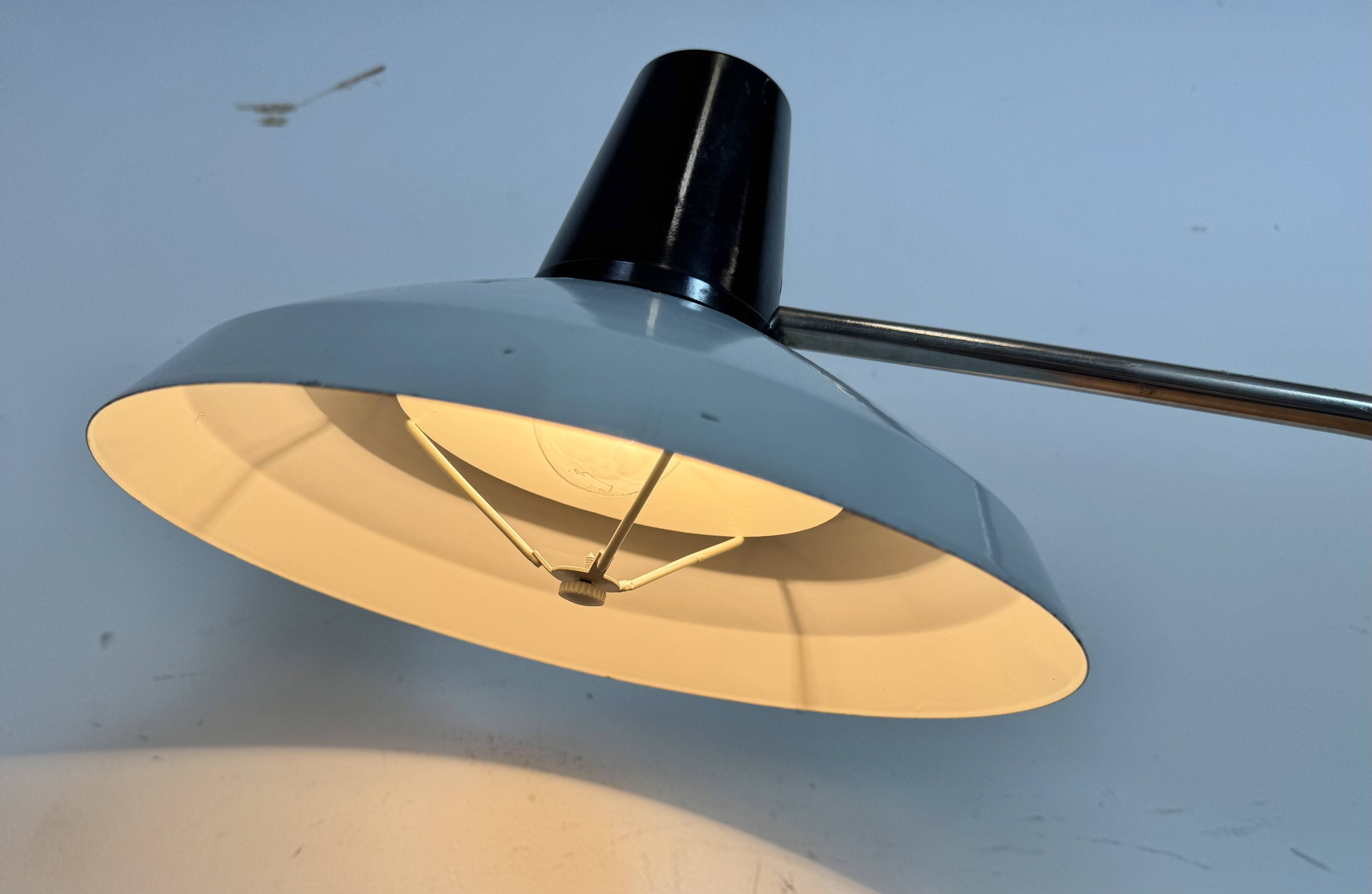 Lampe de bureau industrielle grise d'Elektrosvit, années 1970
