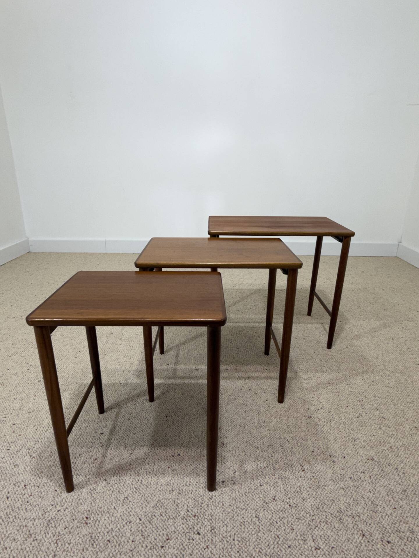 Set of 3 Scandinavian nesting tables in teak – 1960s