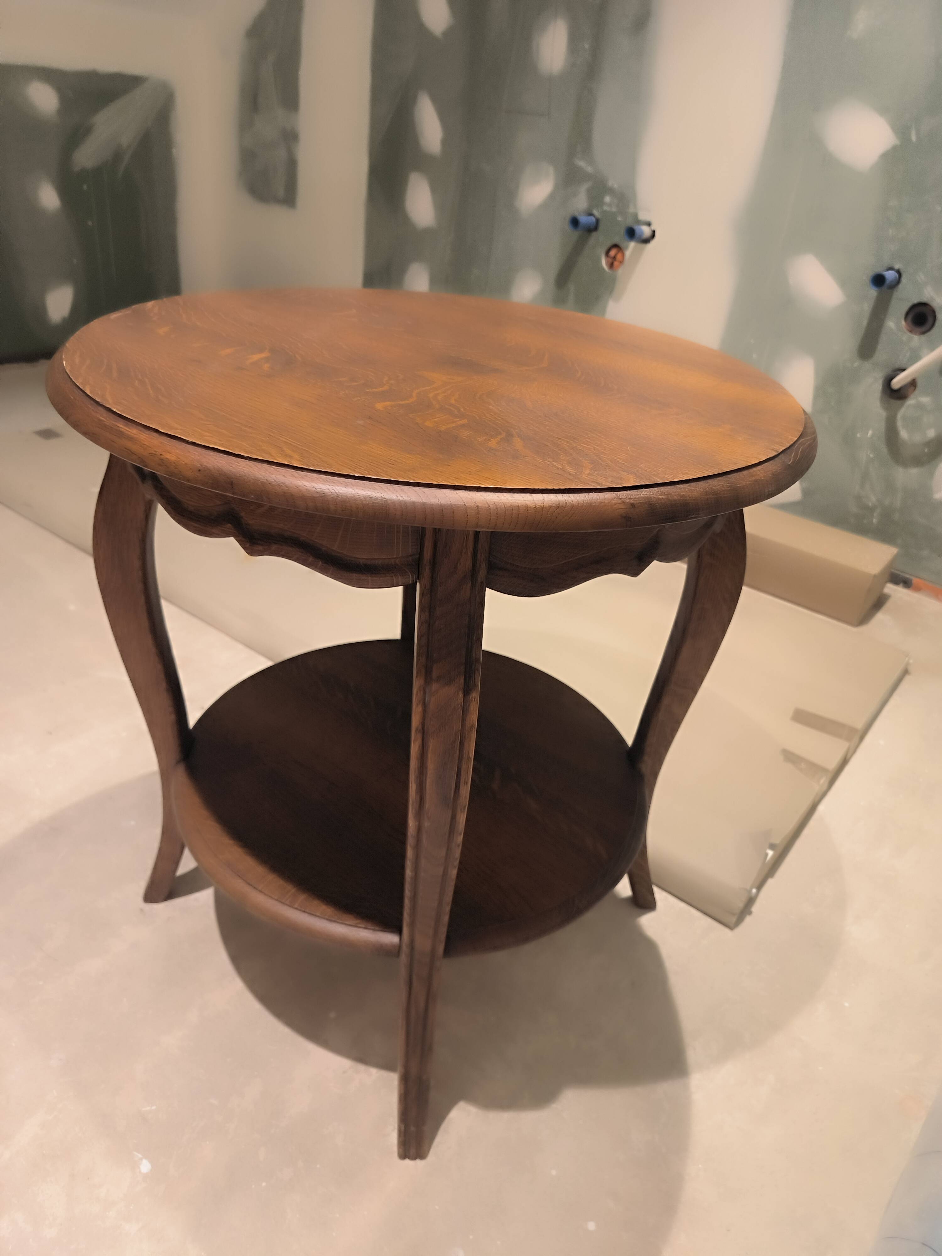 Side table/ round table