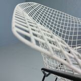 Set of two Diamond chair by Harry Bertoia in white & black metal. 1960s