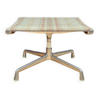 EA 125 Footstool by Charles & Ray Eames, Vitra, Switzerland